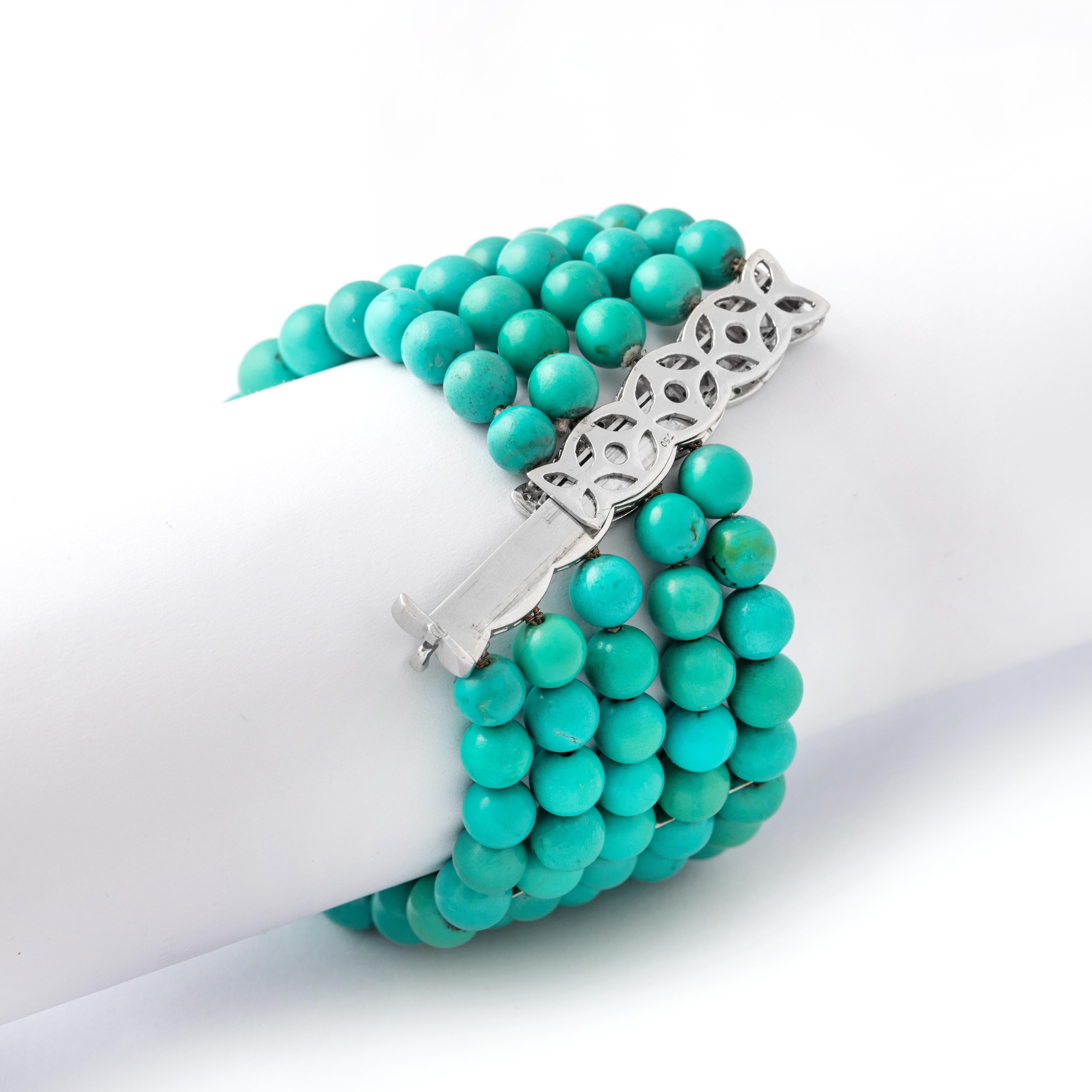 Bracelet en turquoise naturelle.
Rehaussez votre style avec notre bracelet en turquoise naturelle. Confectionné avec de véritables pierres de turquoise, il dégage une énergie apaisante et une élégance intemporelle. Qu'elle soit portée seule ou