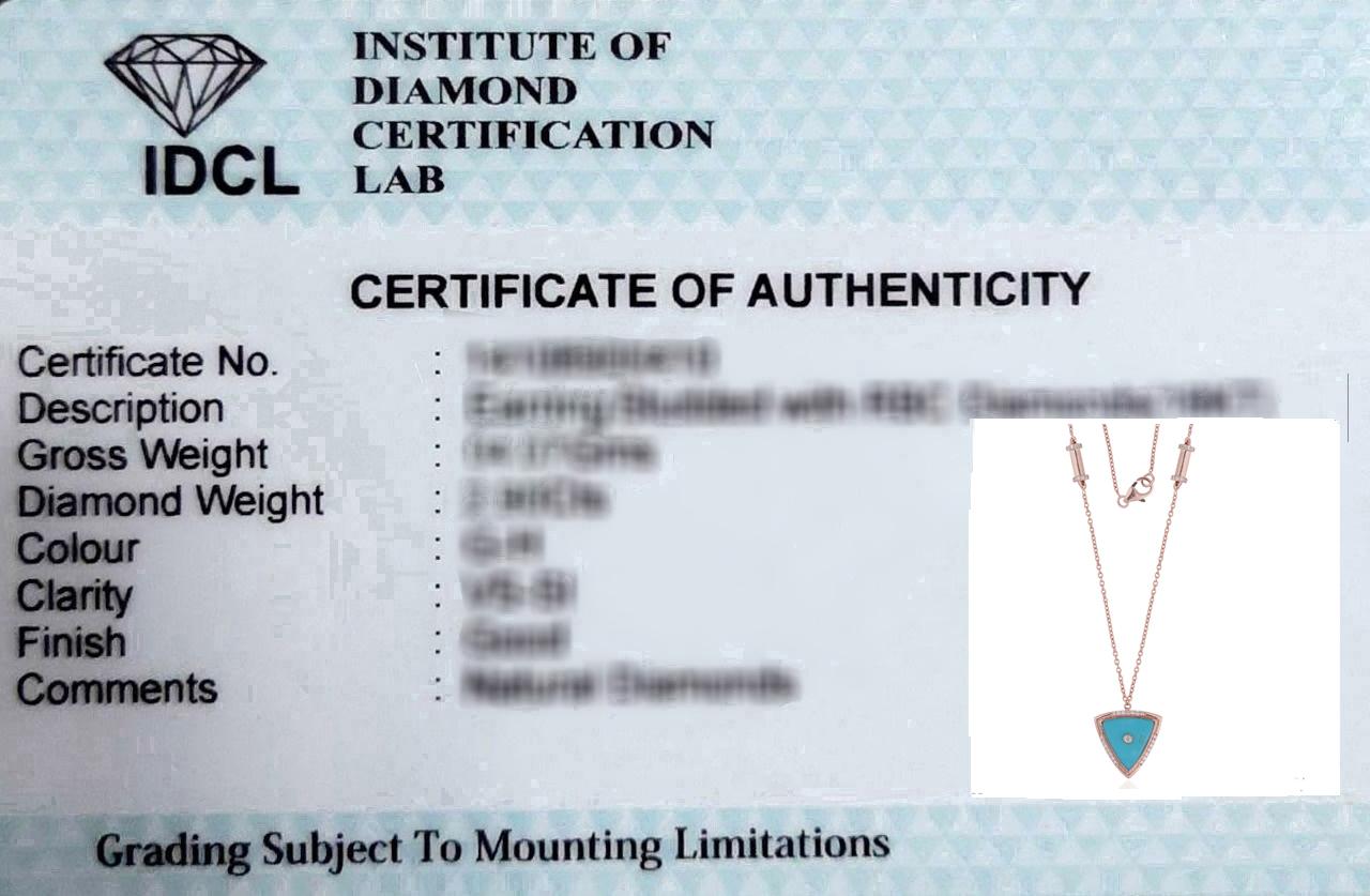 Donna Collana a catena con ciondolo a triangolo con diamante Nature in oro rosa 14 carati in vendita