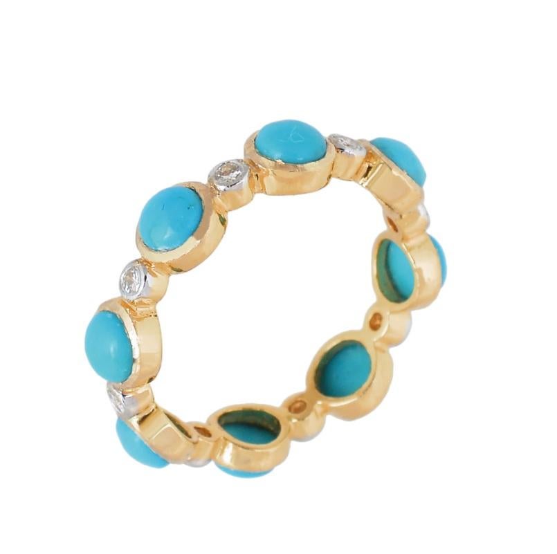 Bleiben Sie elegant und kühn mit diesem zeitlosen Ewigkeitsring aus schimmerndem 14-karätigem Gelbgold, wunderschönen Türkisen und funkelnden Diamanten. Bringen Sie einen unwiderstehlichen Glanz in jeden Look und zeigen Sie Ihren einzigartigen Sinn