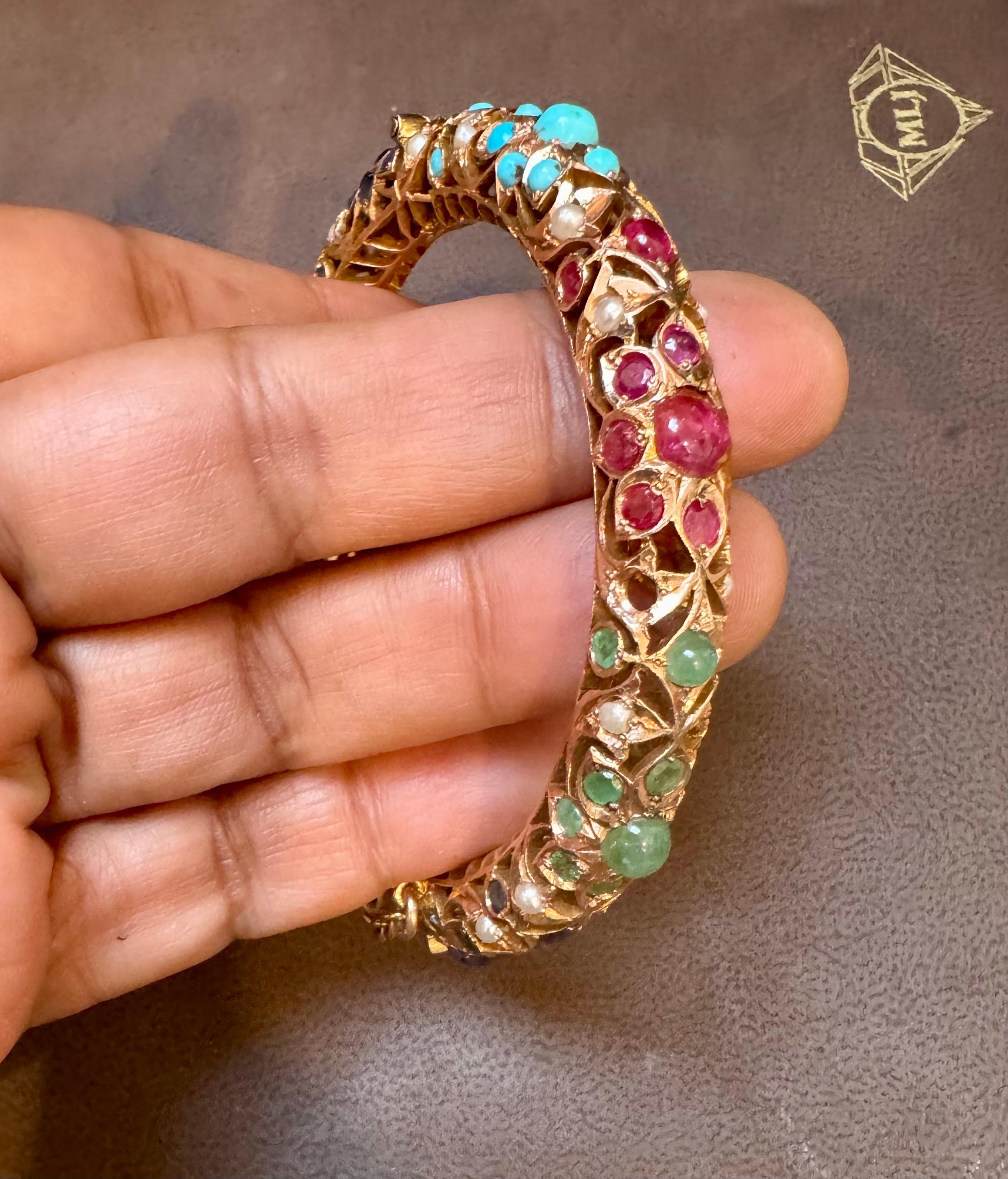 Turquesa natural Esmeralda Rubí Zafiro perla Brazalete de Oro Amarillo de 14 Kt 41 Gm Corte redondo en venta