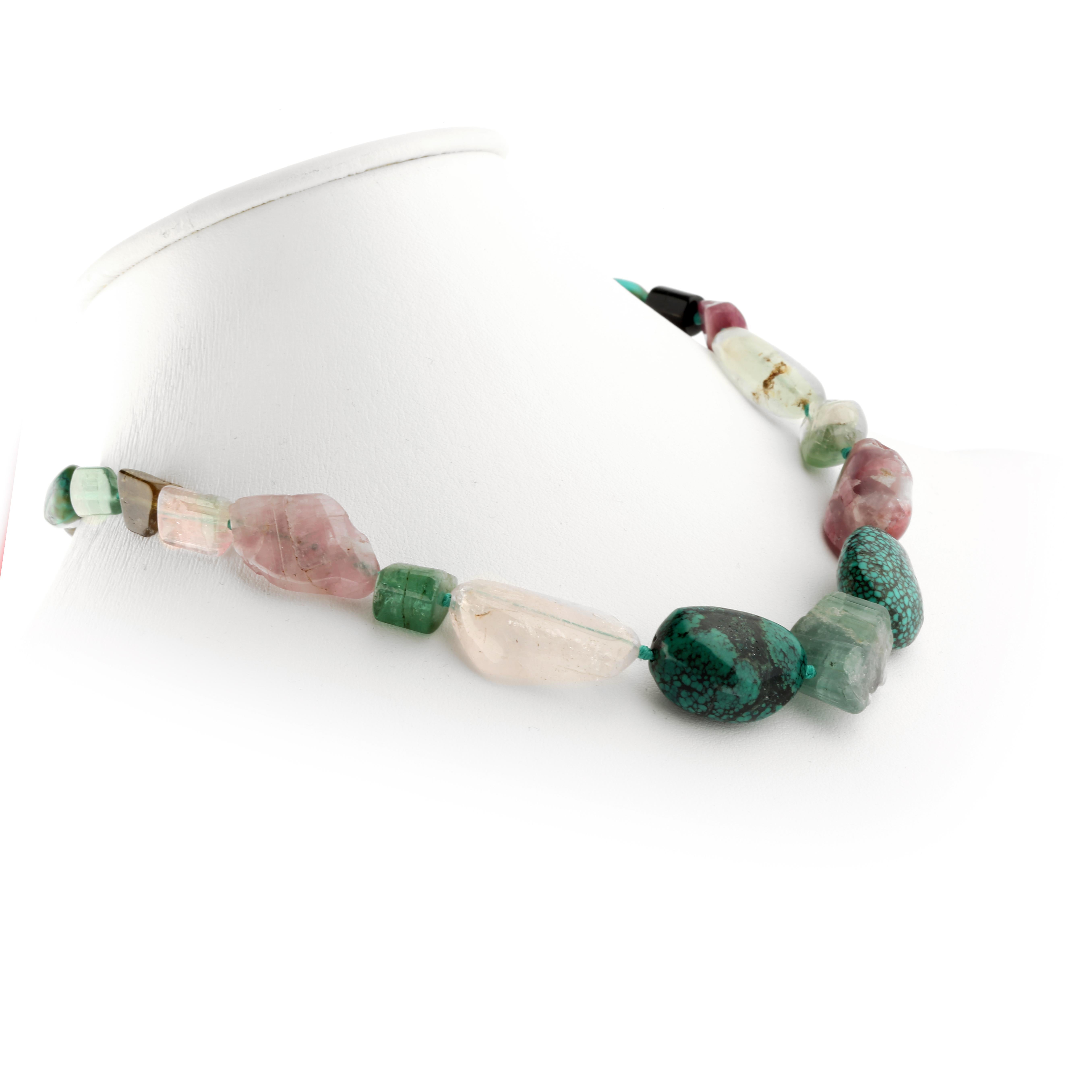 Art Nouveau Collana di turchese naturale con tormalina e perline d'argento con gemme boho Intini Jewels in vendita