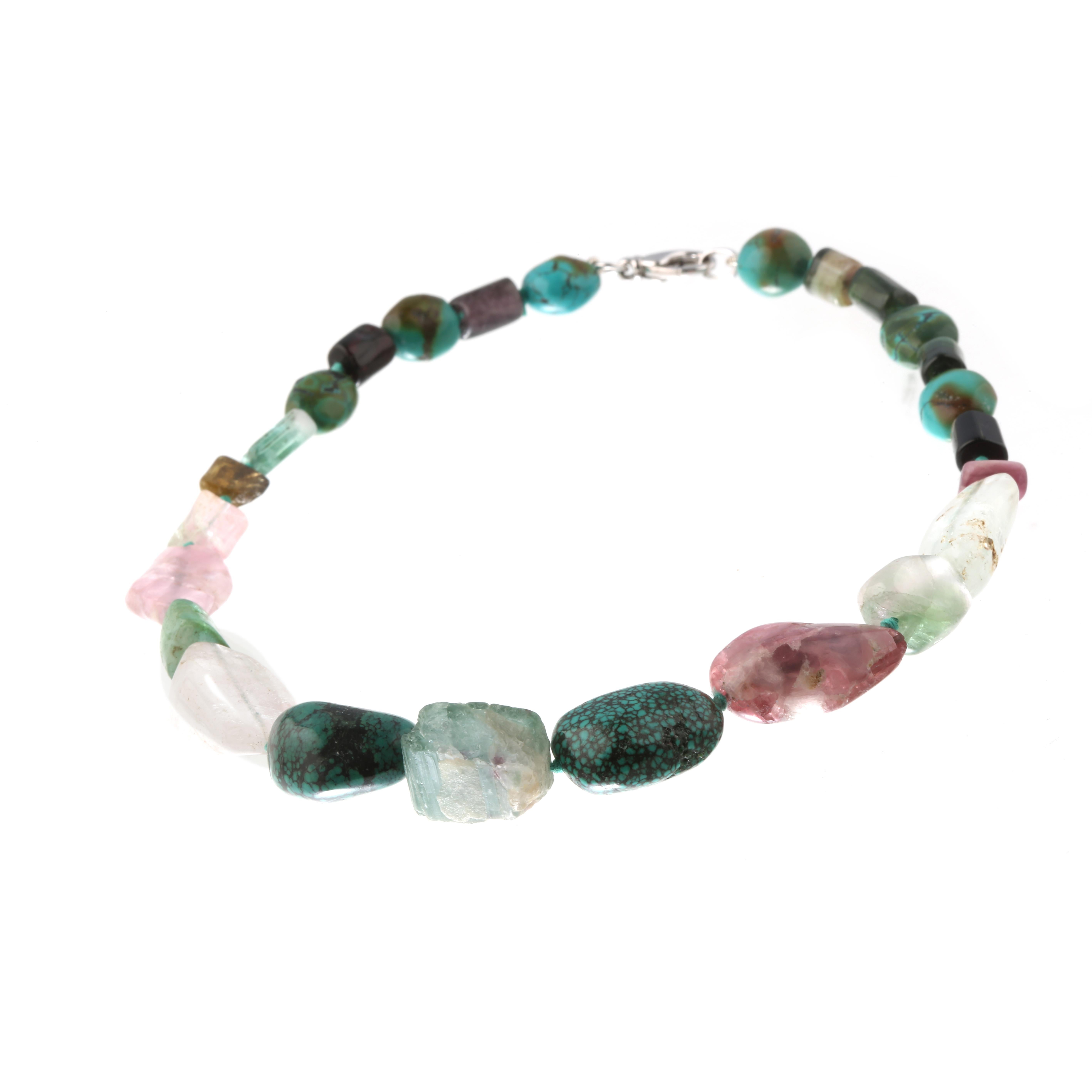 Perlina Collana di turchese naturale con tormalina e perline d'argento con gemme boho Intini Jewels in vendita