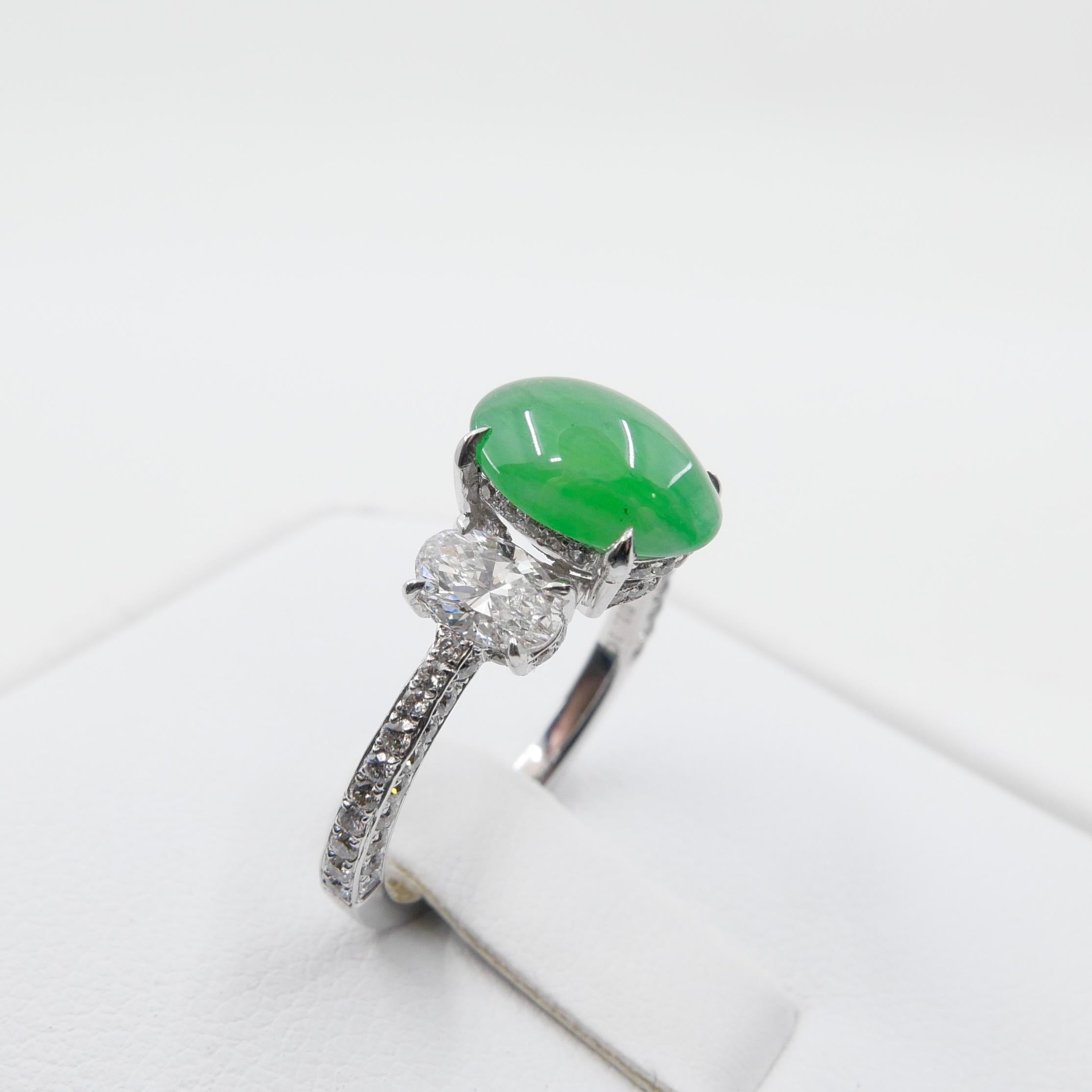 Certified 2.27 Cts Natural Jade & Oval Diamond Cocktail Ring, Apple Green Color In New Condition For Sale In Hong Kong, HK