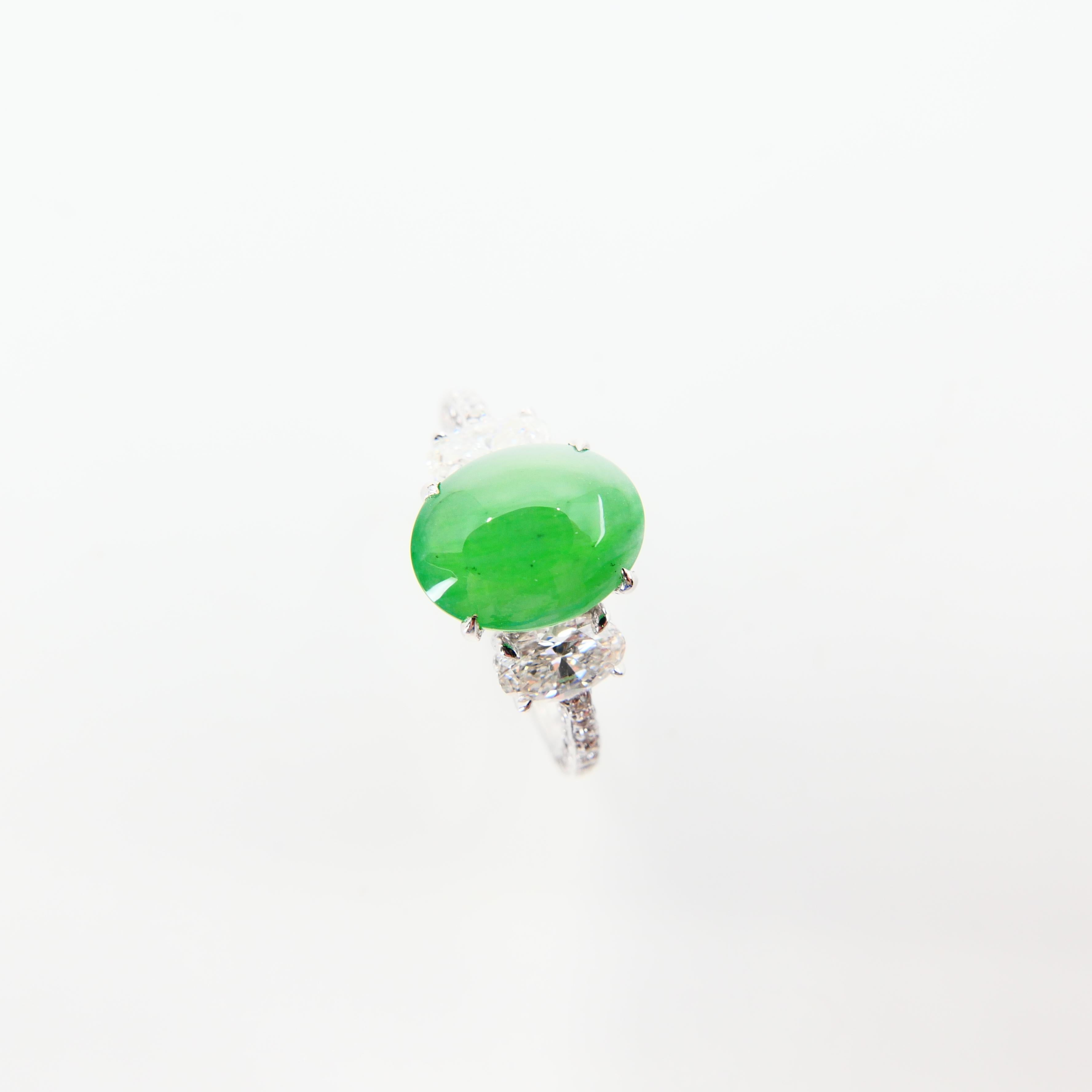Certified 2.27 Cts Natural Jade & Oval Diamond Cocktail Ring, Apple Green Color For Sale 3