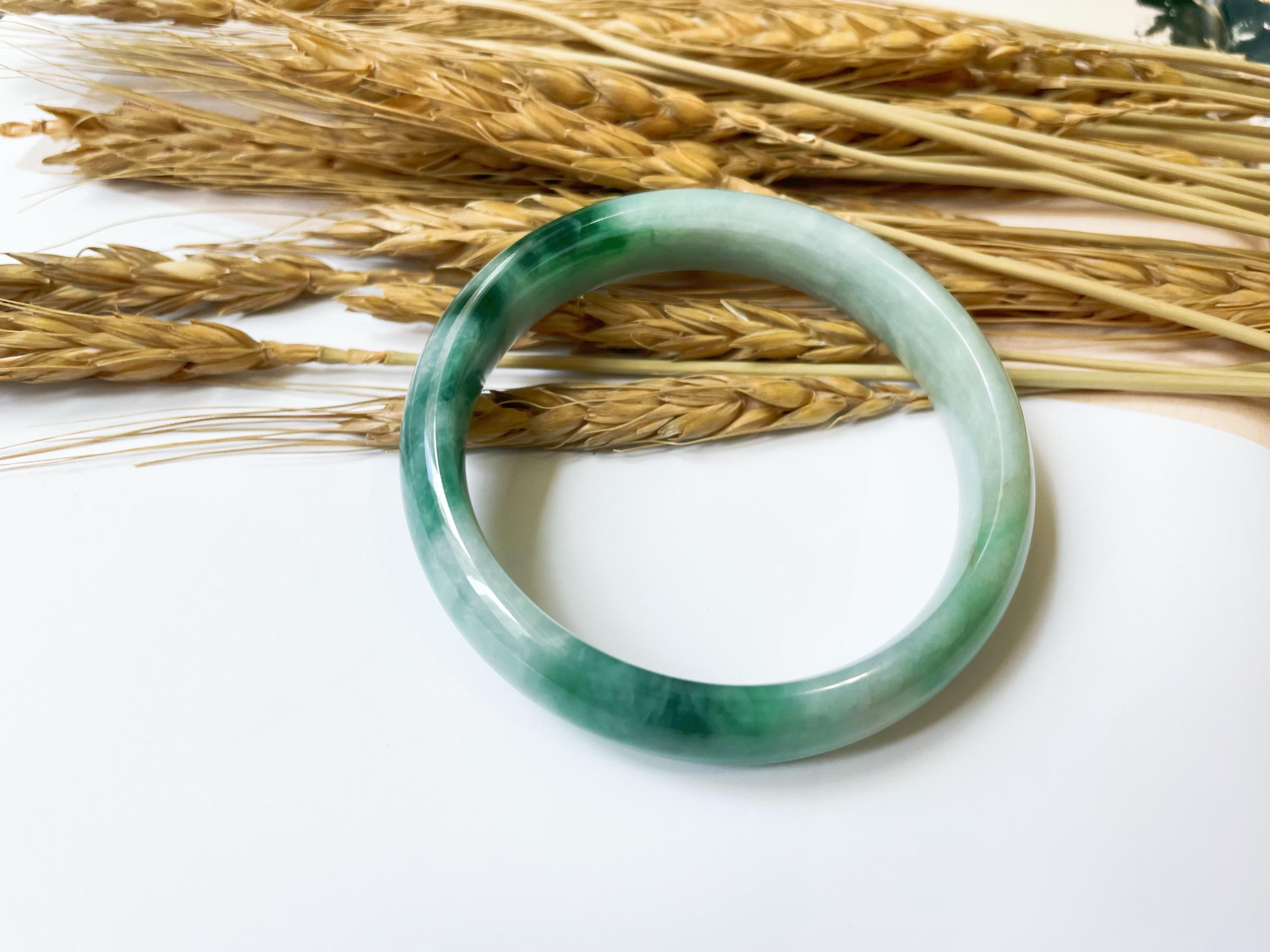 Bracelet jonc en jade de type naturel A Myanmar, vert bleuté, texturé glacé en vente 6