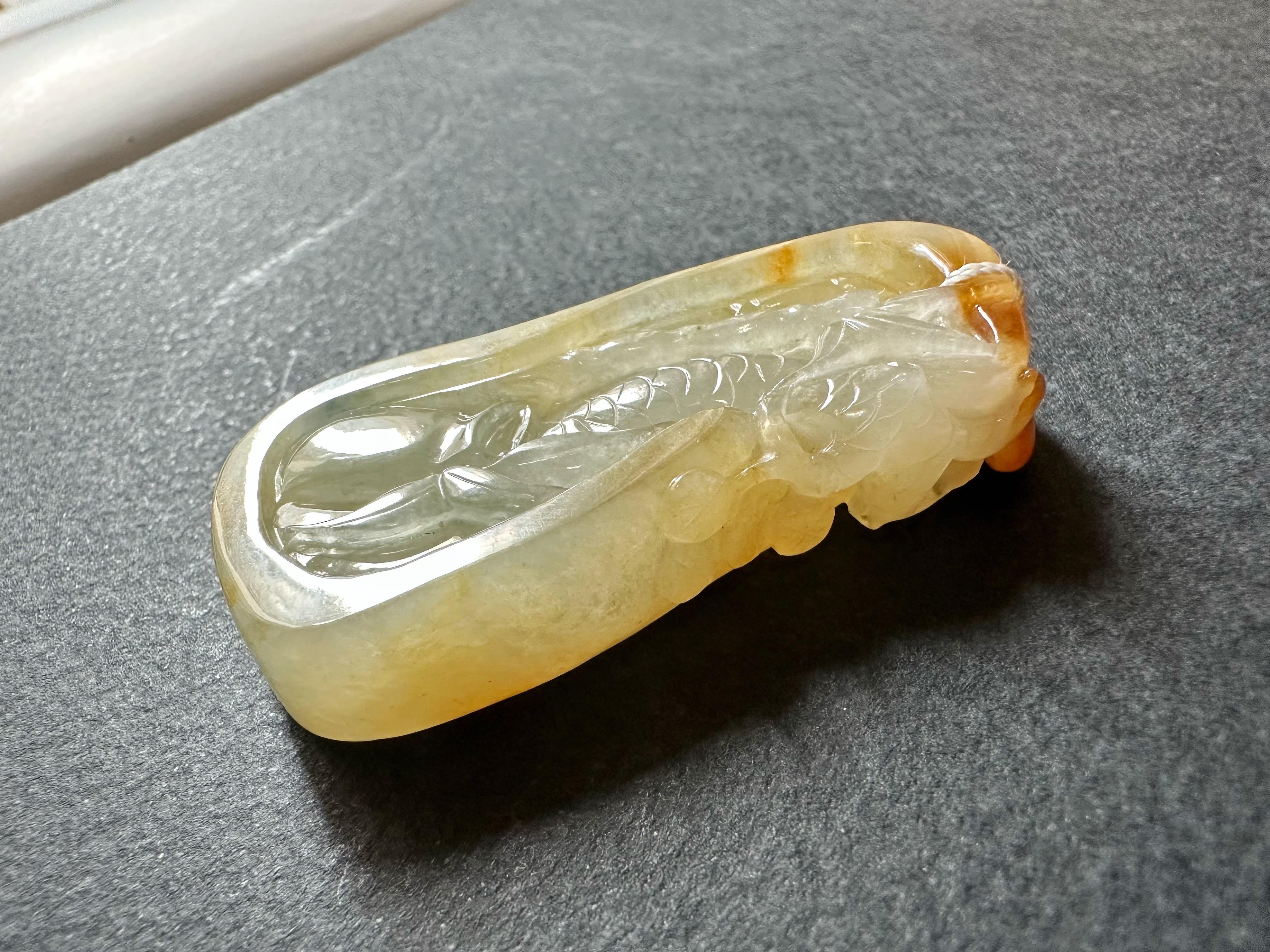 Natur Typ A Myanmar Icy Typ Bi-Color Jade Honey Gelb & Weiß geschnitzt Tiger (Porträtschliff) im Angebot