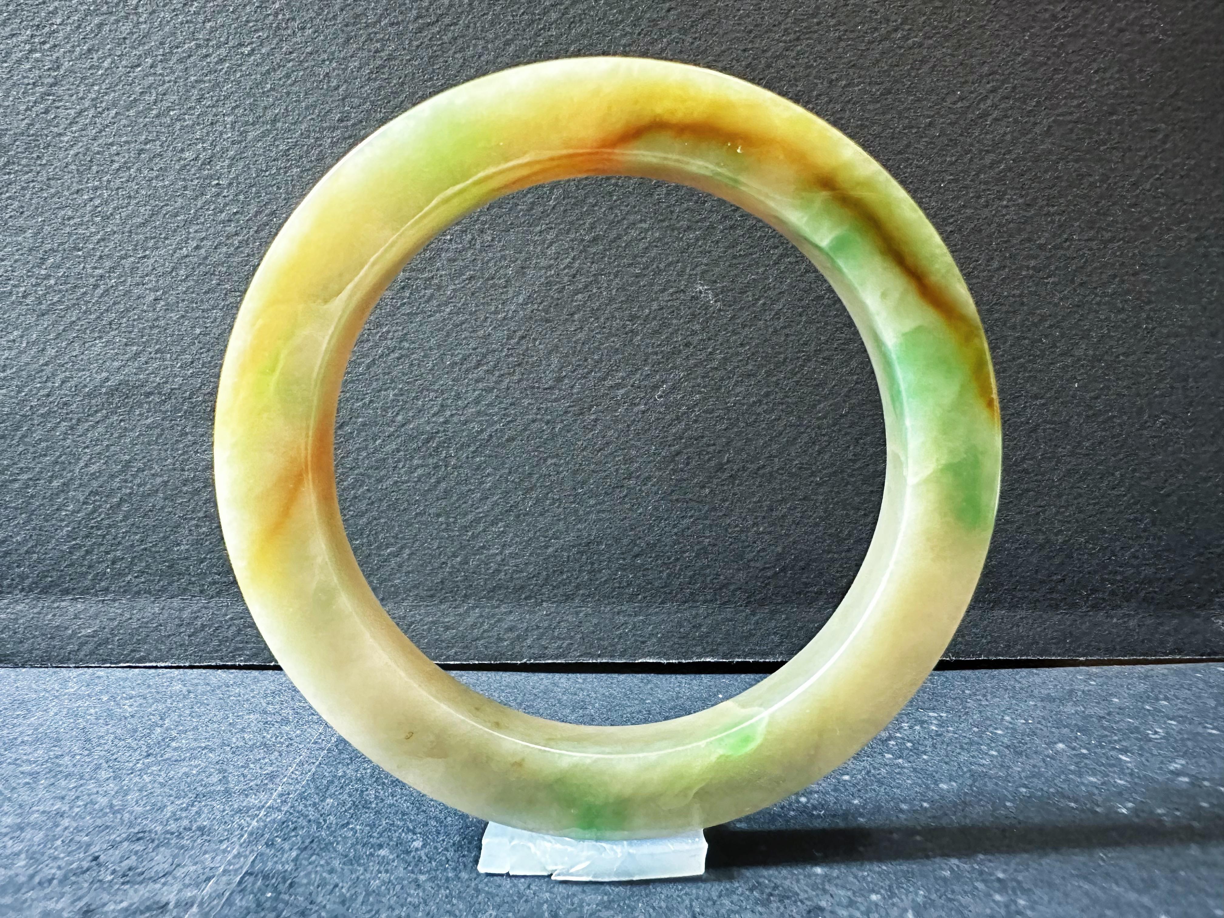 Natural Type A Myanmar Jade Bangle – Tri-Color Jadeite Pendant In New Condition For Sale In Kowloon, HK
