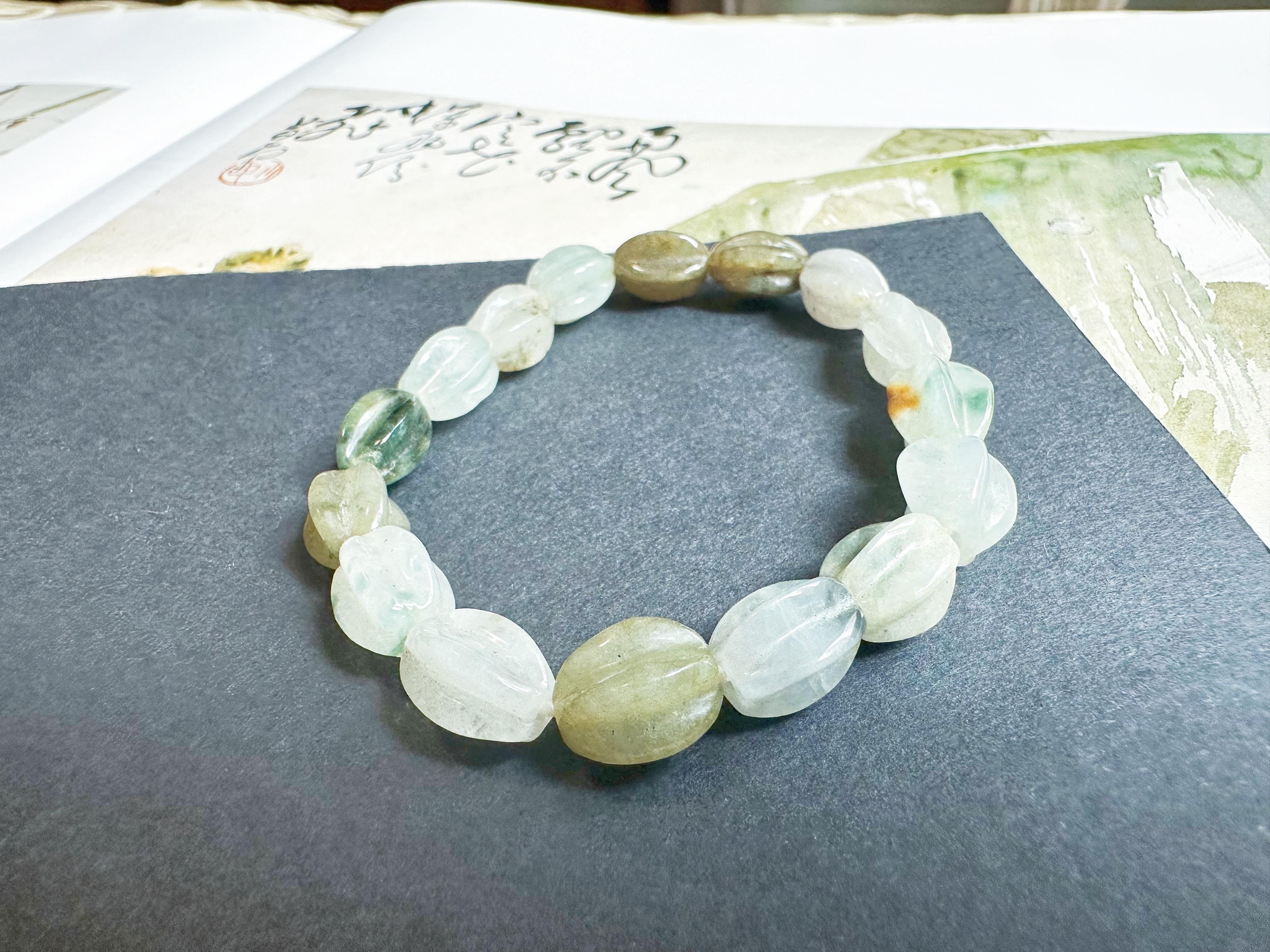 Natürliche Typ-A Myanmar Jadeit Jade geschnitzt Carambola Bead Armband - Multi-Color (Arts and Crafts) im Angebot