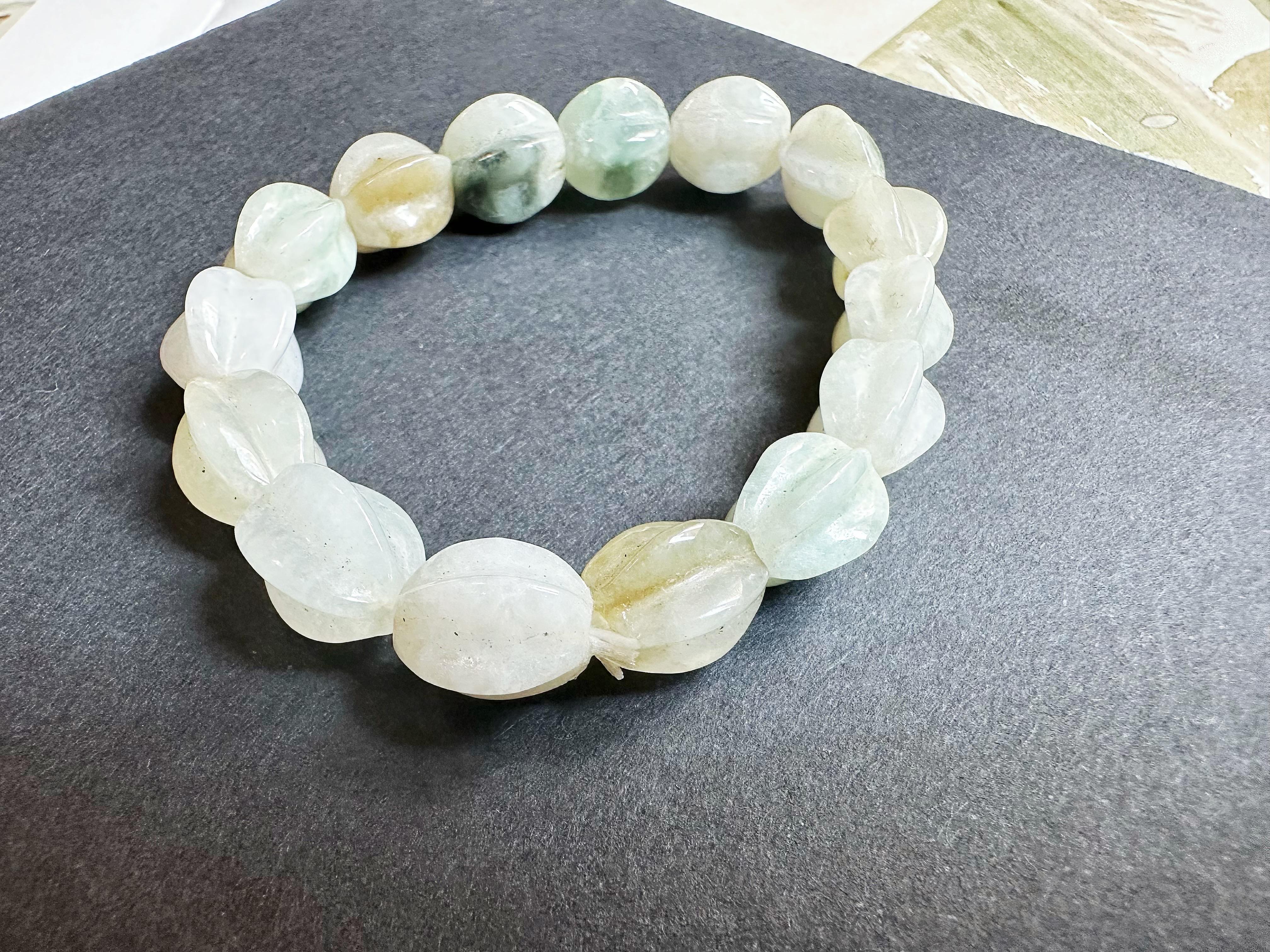 Natürliche Typ-A Myanmar Jadeit Jade geschnitzt Carambola Bead Armband - Multi-Color im Zustand „Neu“ im Angebot in Kowloon, HK