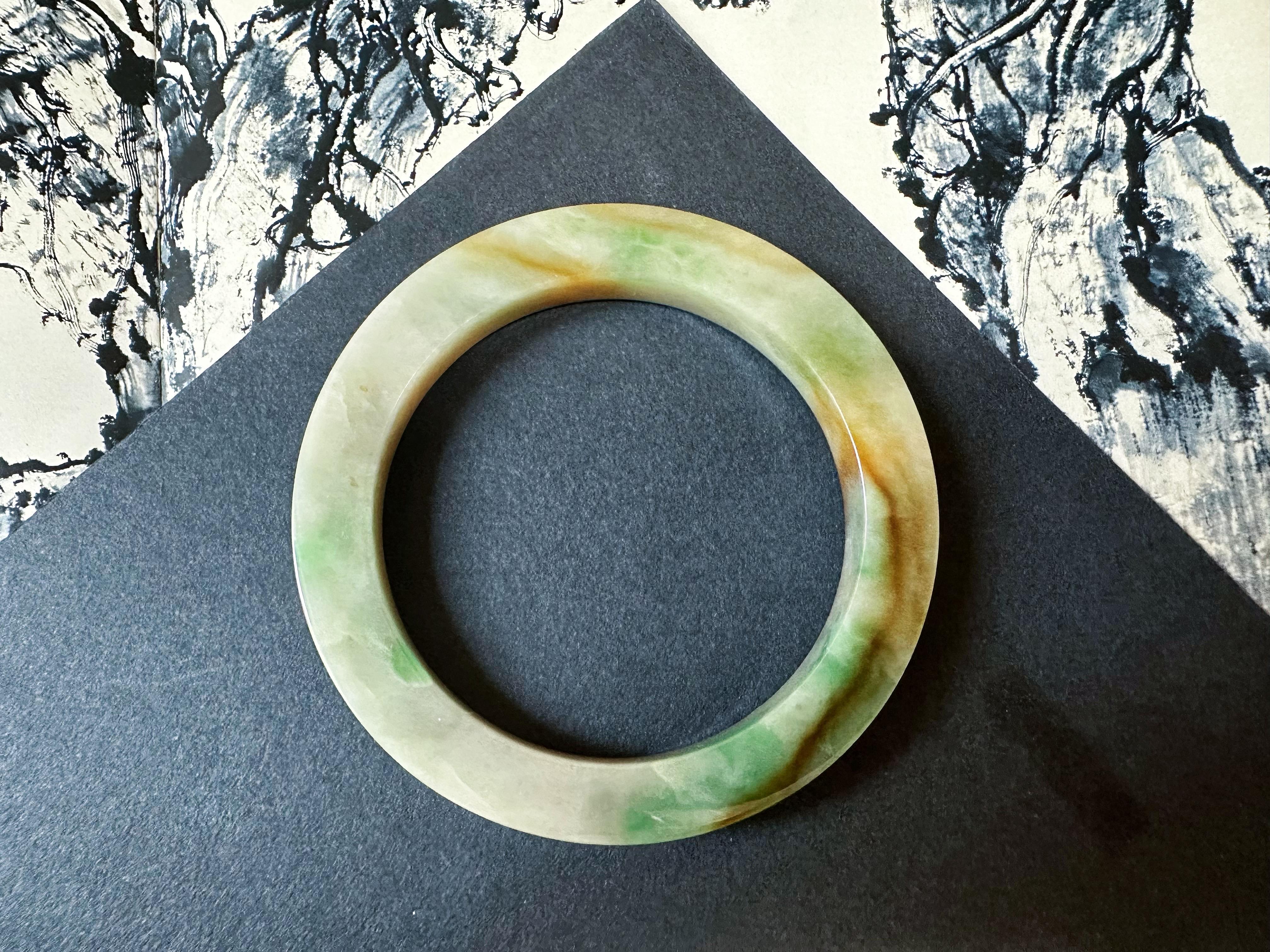 Natürlicher Typ A Myanmar Dreifarbiger Jade Armreif - Gelb, Grün, Rot 60,9mm für Damen oder Herren im Angebot