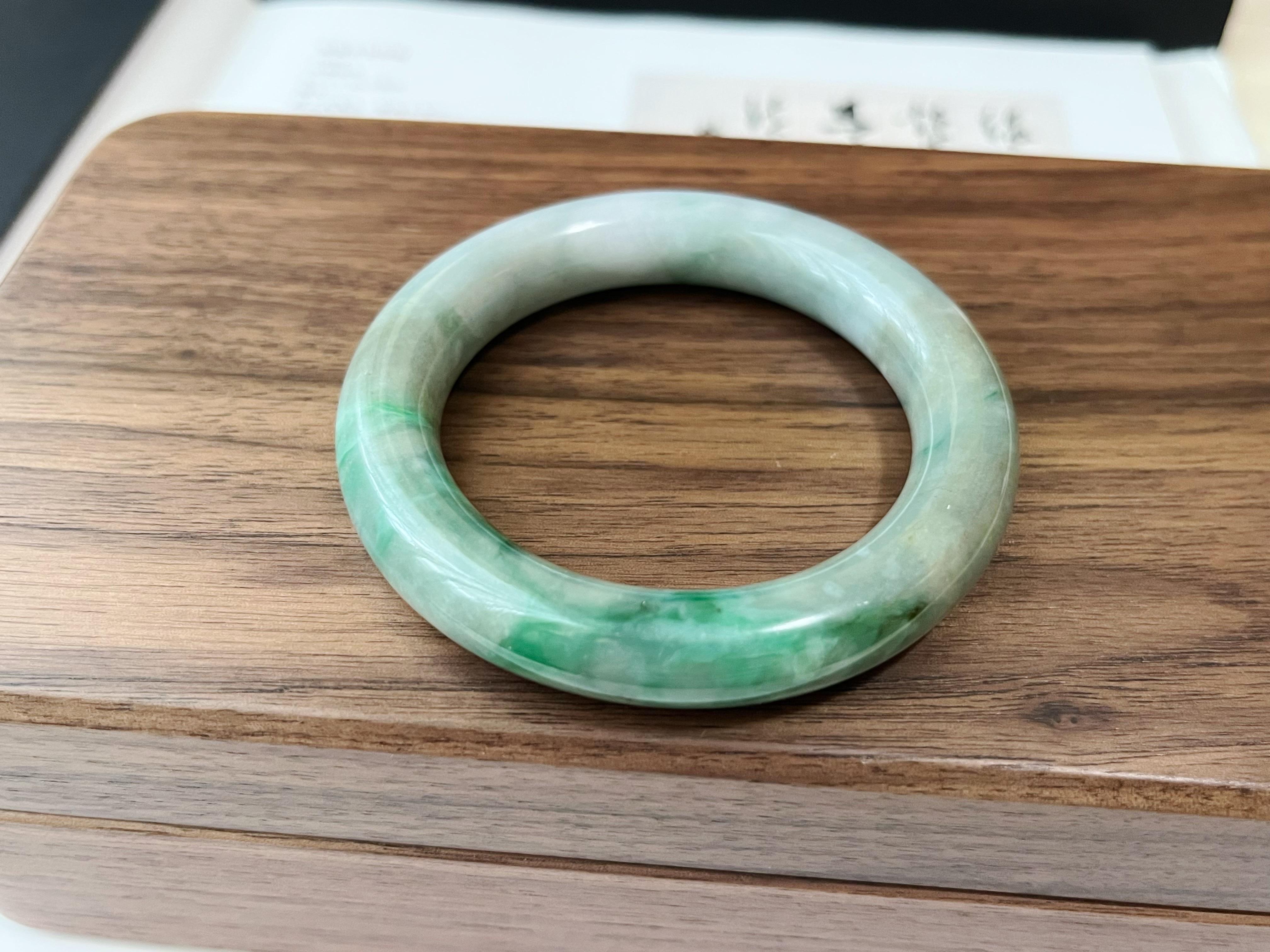 Women's or Men's Natural Type A Myanmar Vivid Apple Green Jadeite Jade Bangle 50 mm For Sale