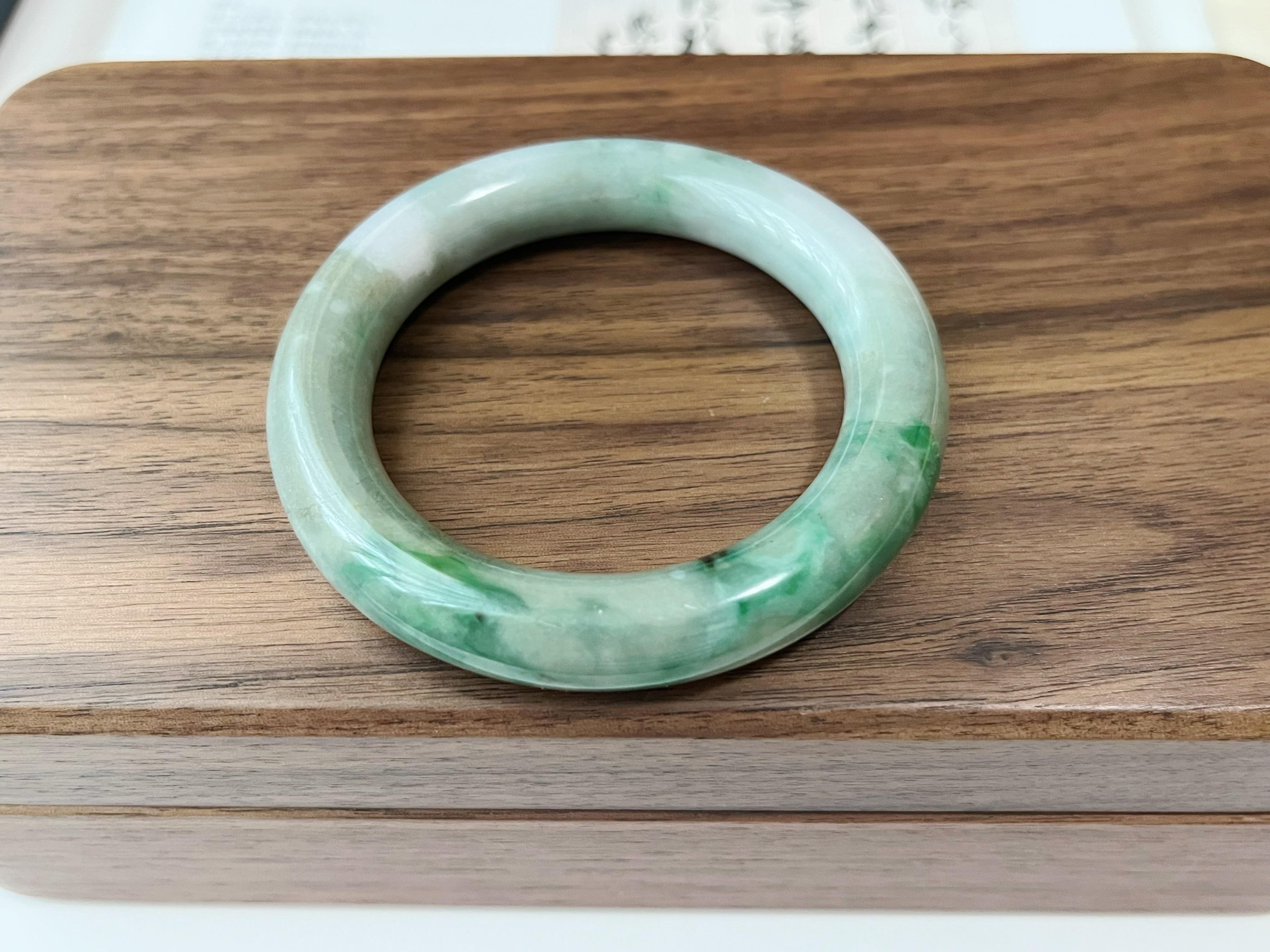Armreif Natürlicher natürlicher Typ A Myanmar Vivid Apple Green Jadeit Jade 50 mm im Angebot 2