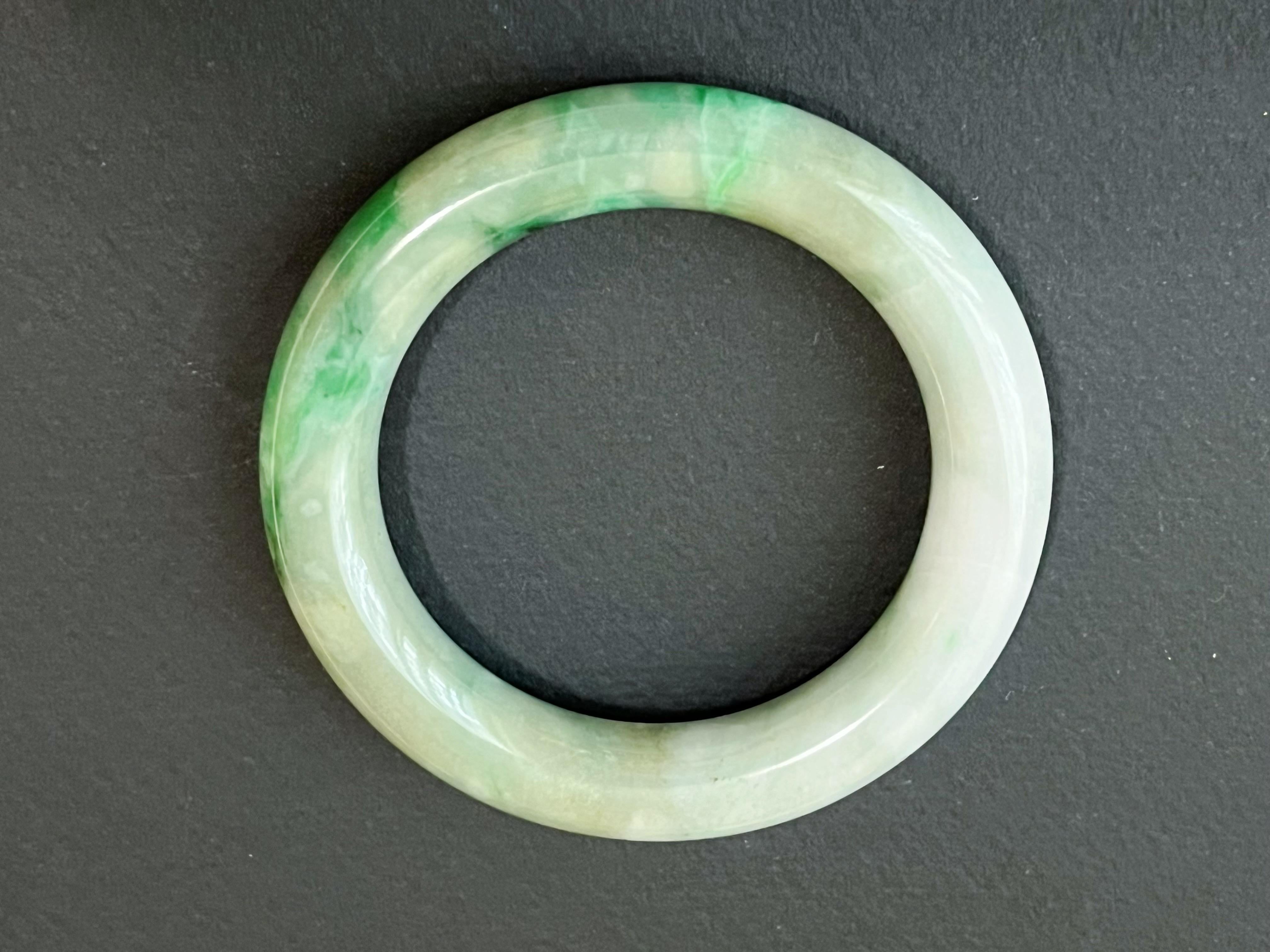 Armreif Natürlicher natürlicher Typ A Myanmar Vivid Apple Green Jadeit Jade 50 mm im Angebot 3