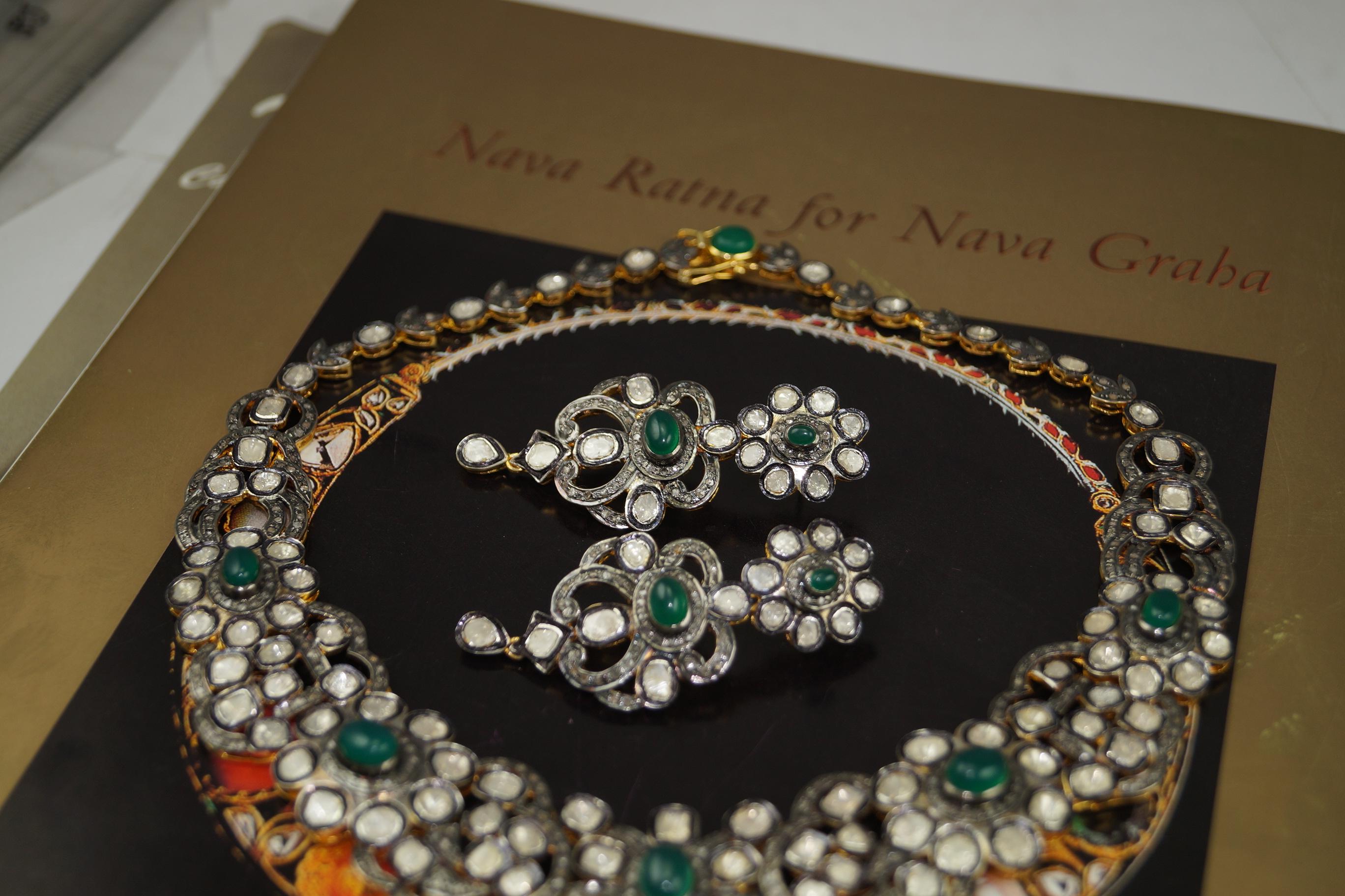 Natürliche ungeschliffene Diamanten grüner Onyx Sterling Silber Halskette mit Ohrringen im Angebot 5