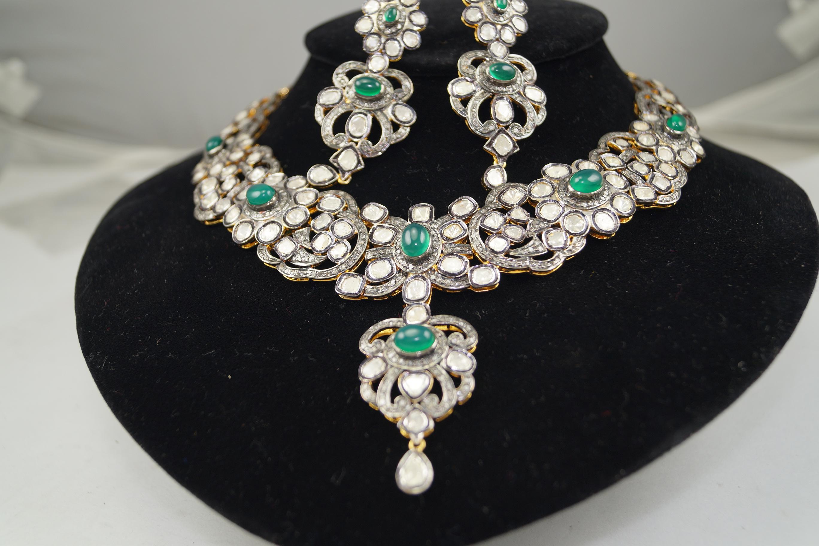 Natural Uncut Diamonds green onyx Sterling silver necklace with earrings In New Condition For Sale In Delhi, DL