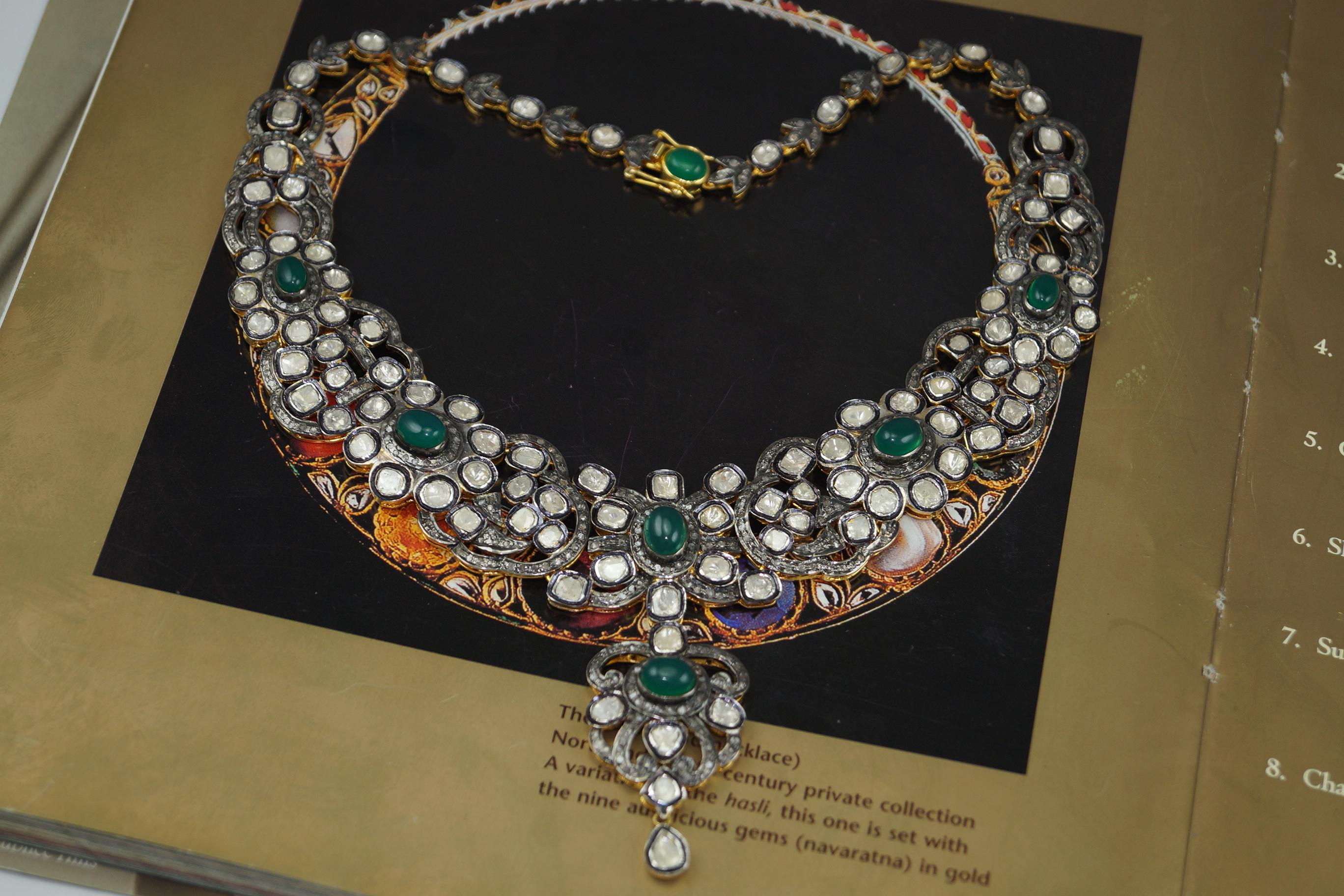 Natürliche ungeschliffene Diamanten grüner Onyx Sterling Silber Halskette mit Ohrringen im Angebot 1