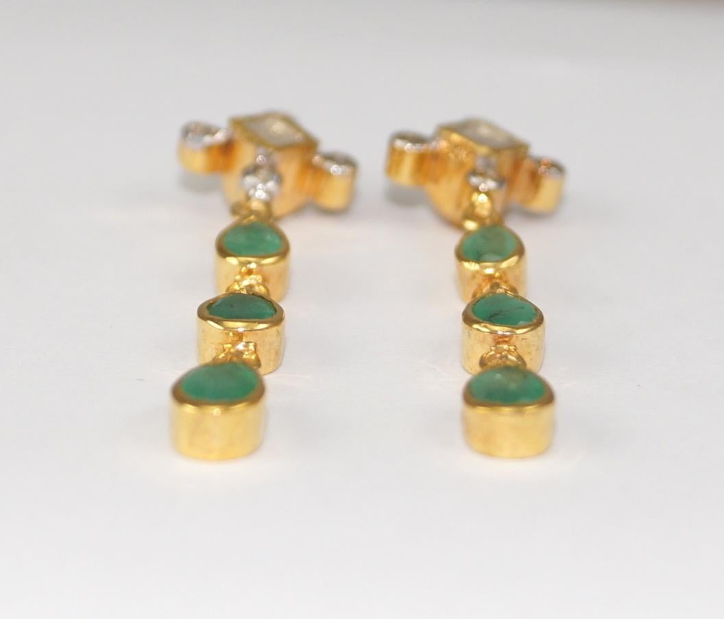 Women's or Men's Natural uncut rose cut diamonds 3 tier emeralds 925 silver gold plated earrings For Sale
