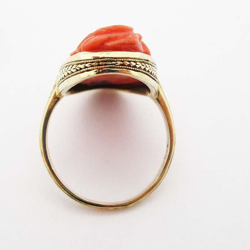 Women's or Men's Natural Undyed Coral Cameo 1915 Art Deco 16 Karat Ring For Sale