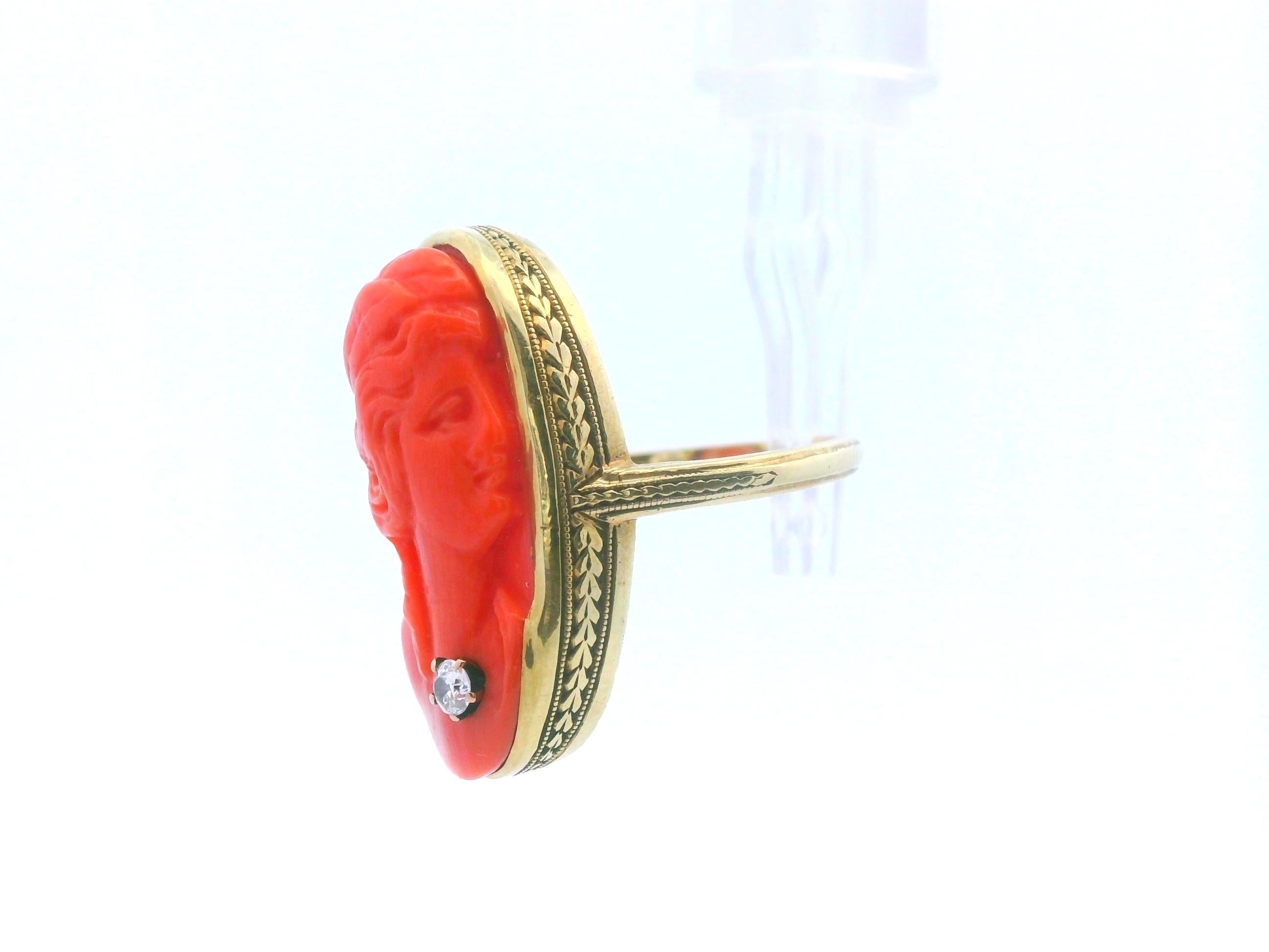 Natural Undyed Coral Cameo 1915 Art Deco 16 Karat Ring im Zustand „Gut“ im Angebot in Lexington, KY