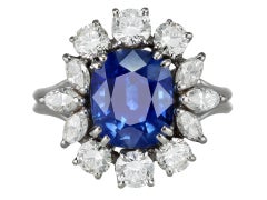 Natürlicher, ungeschliffener Ceylon-Saphir- und Diamant-Cluster-Ring, um 1950