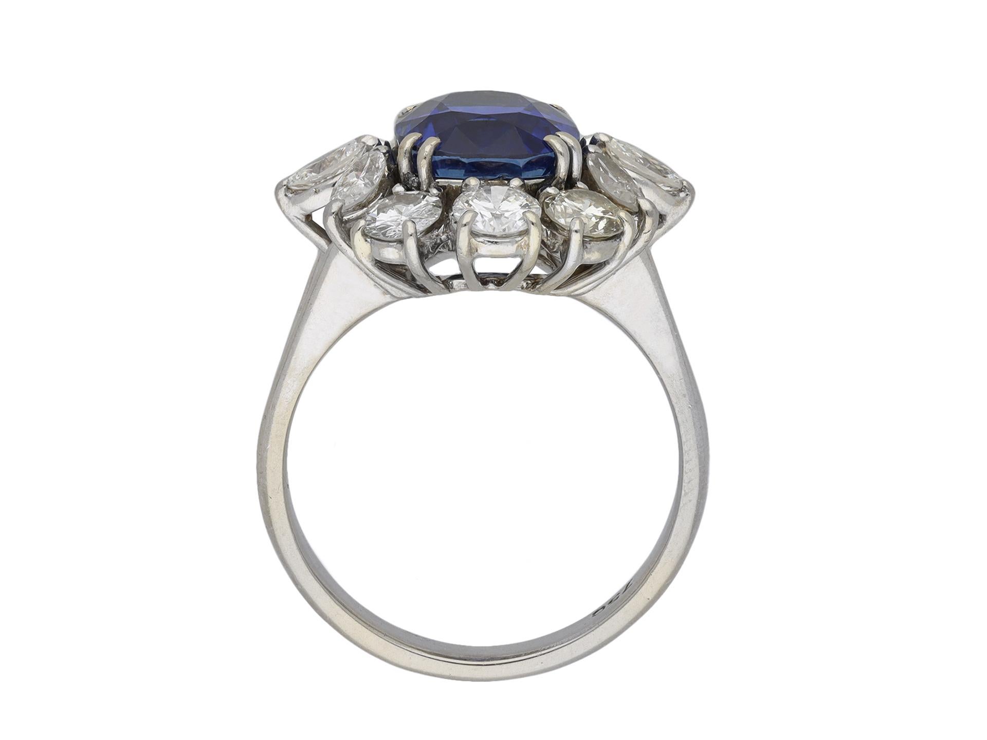 Natural Unenhanced Ceylon Sapphire and Diamond Cluster Ring, circa 1950 In Good Condition For Sale In London, GB