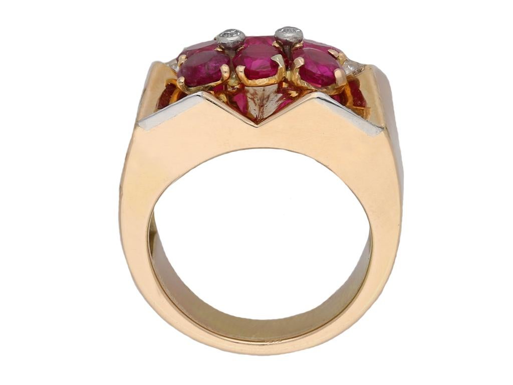 Round Cut Natural Burmese Ruby and Diamond Cocktail Ring by Boucheron, circa 1945 For Sale