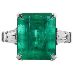 Natural Unheated 8.10 Carat Green Emerald Diamond 18 Karat White Gold Ring