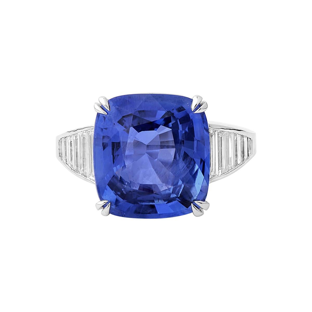 Natural Unheated Blue Sapphire Cocktail Fashion 18 Karat White Gold Ring For Sale