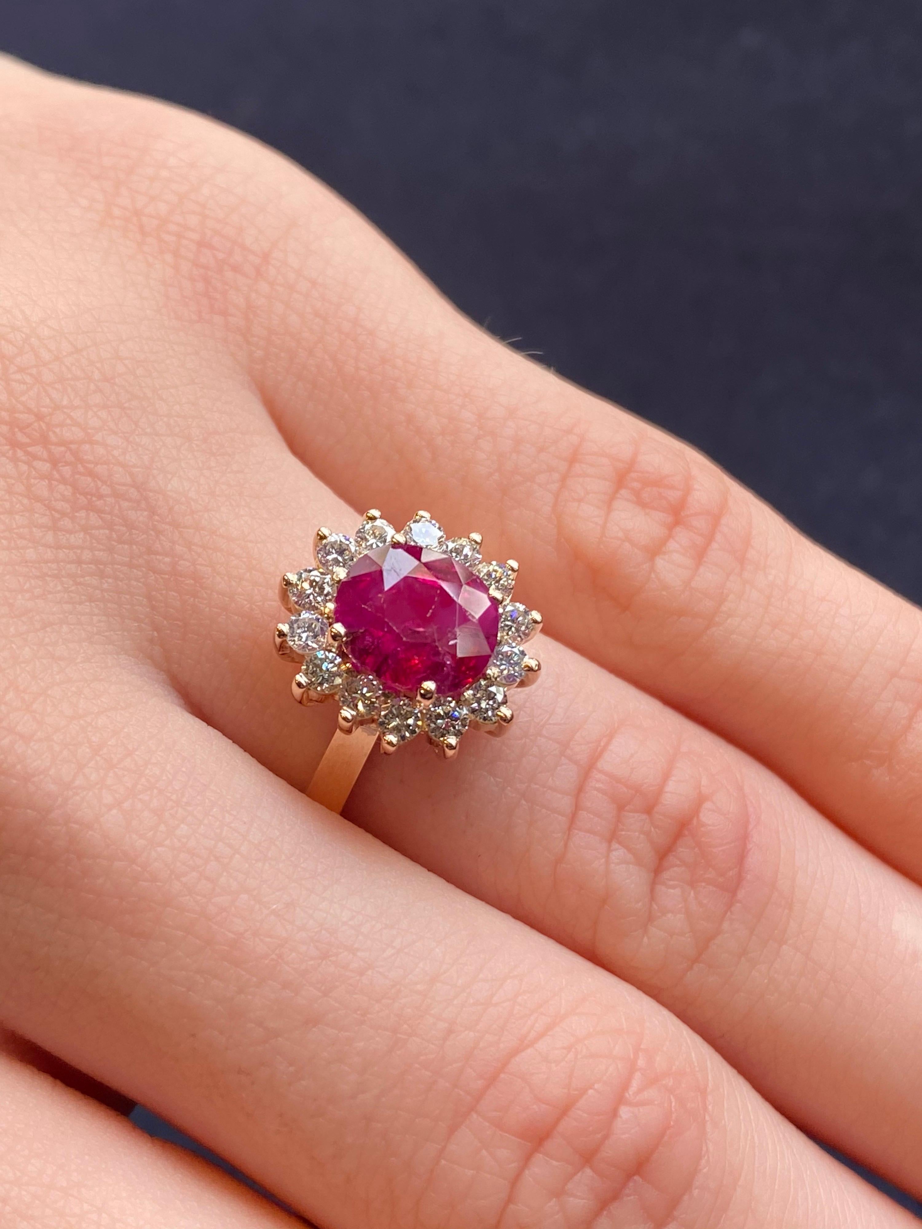 Natural Unheated Burmese Ruby Diamond Cluster Yellow Gold Modern Engagement Ring For Sale 4