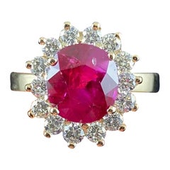 Bague de fiançailles moderne en or jaune, grappe de diamants et rubis birman naturel non chauffé