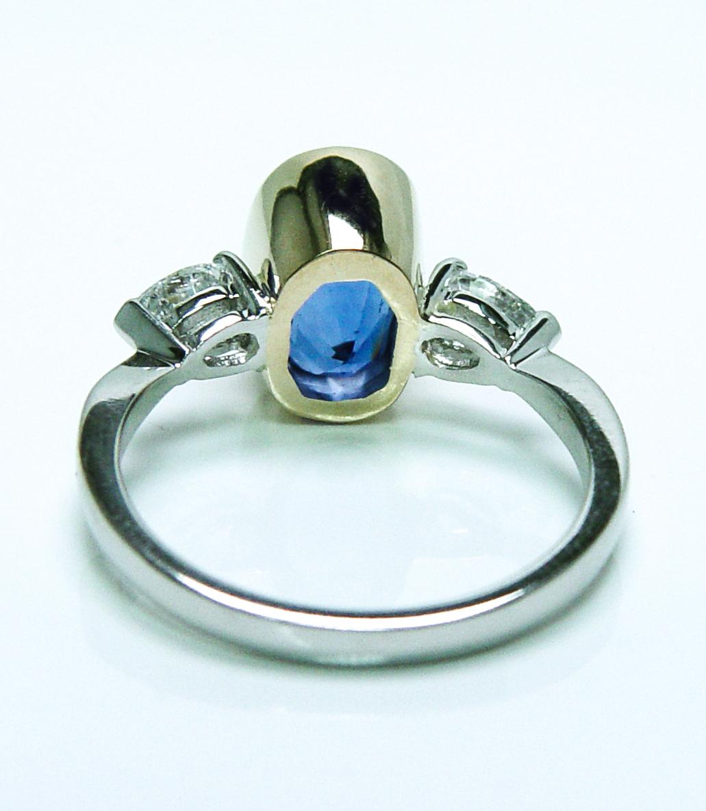 Platinring mit 3 Steinen, natürlicher unerhitzter GIA 3,6 Karat Saphir birnenförmiger Diamant, Sri Lanka im Angebot 6