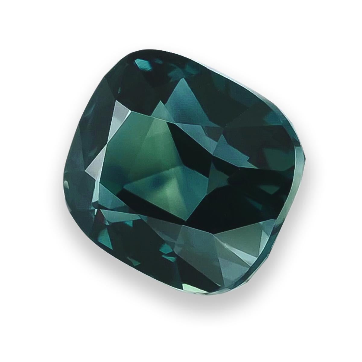 Saphir bleu verdâtre naturel non chauffé 3,06 carats avec rapport GIA Neuf - En vente à Los Angeles, CA