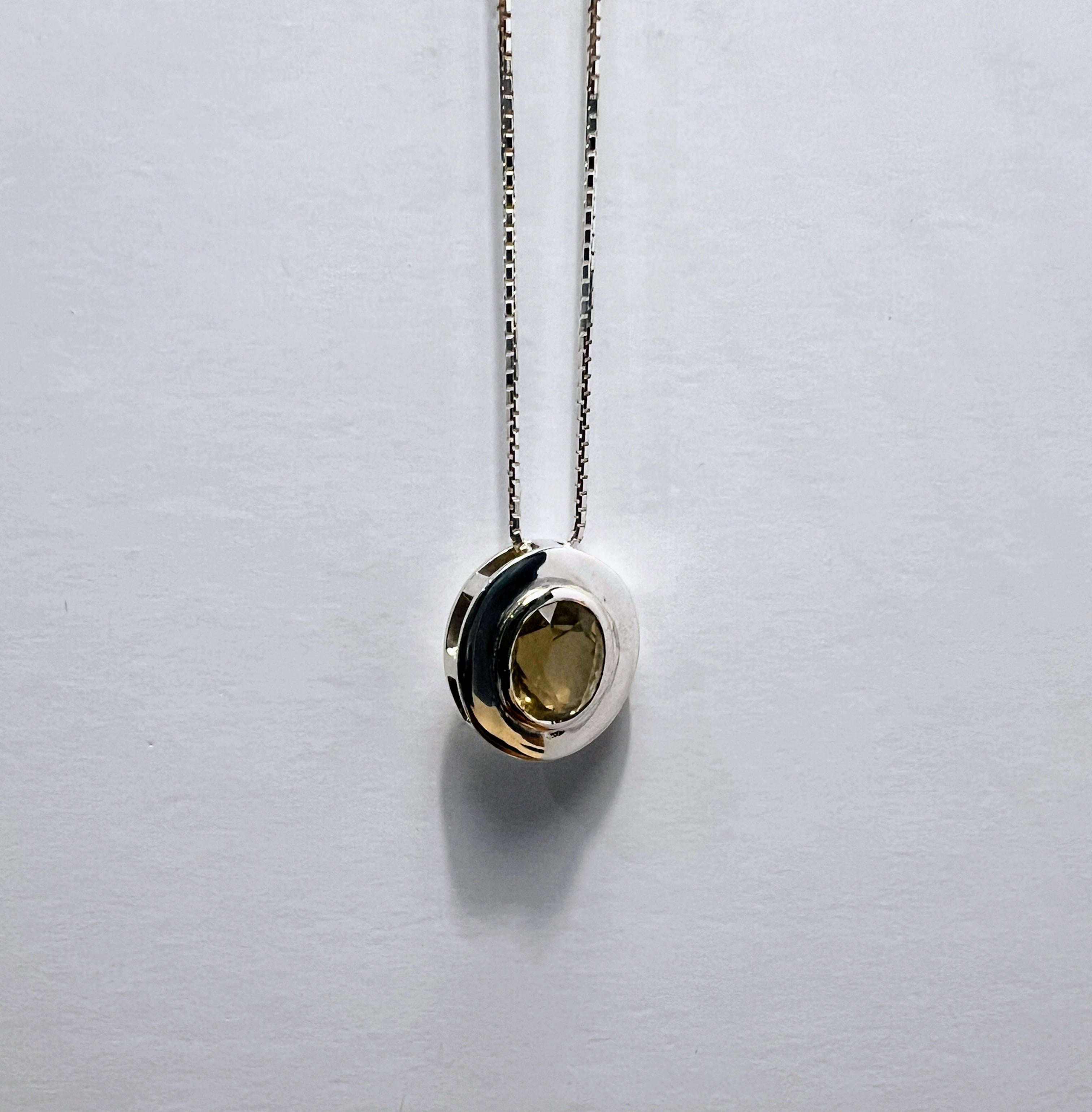 Collier pendentif en argent sterling avec citrine jaune ovale naturelle non chauffée de 6 carats en vente 2