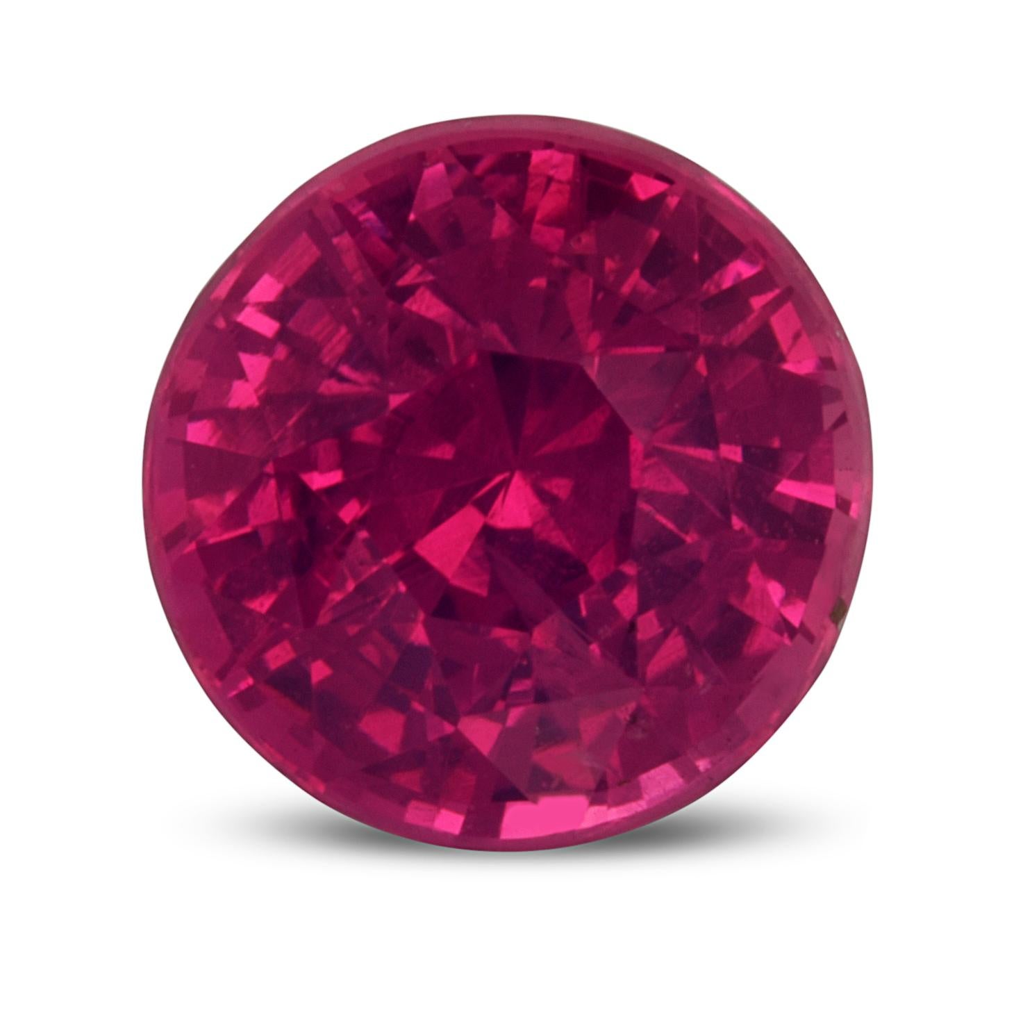 Dieser atemberaubende 1,14-karätige natürliche rosafarbene Saphir strahlt in einem satten violett-rosa (fuchsia) Farbton und bietet sowohl Lebendigkeit als auch Eleganz. Der fachmännisch geformte Rundschliff mit modifizierter