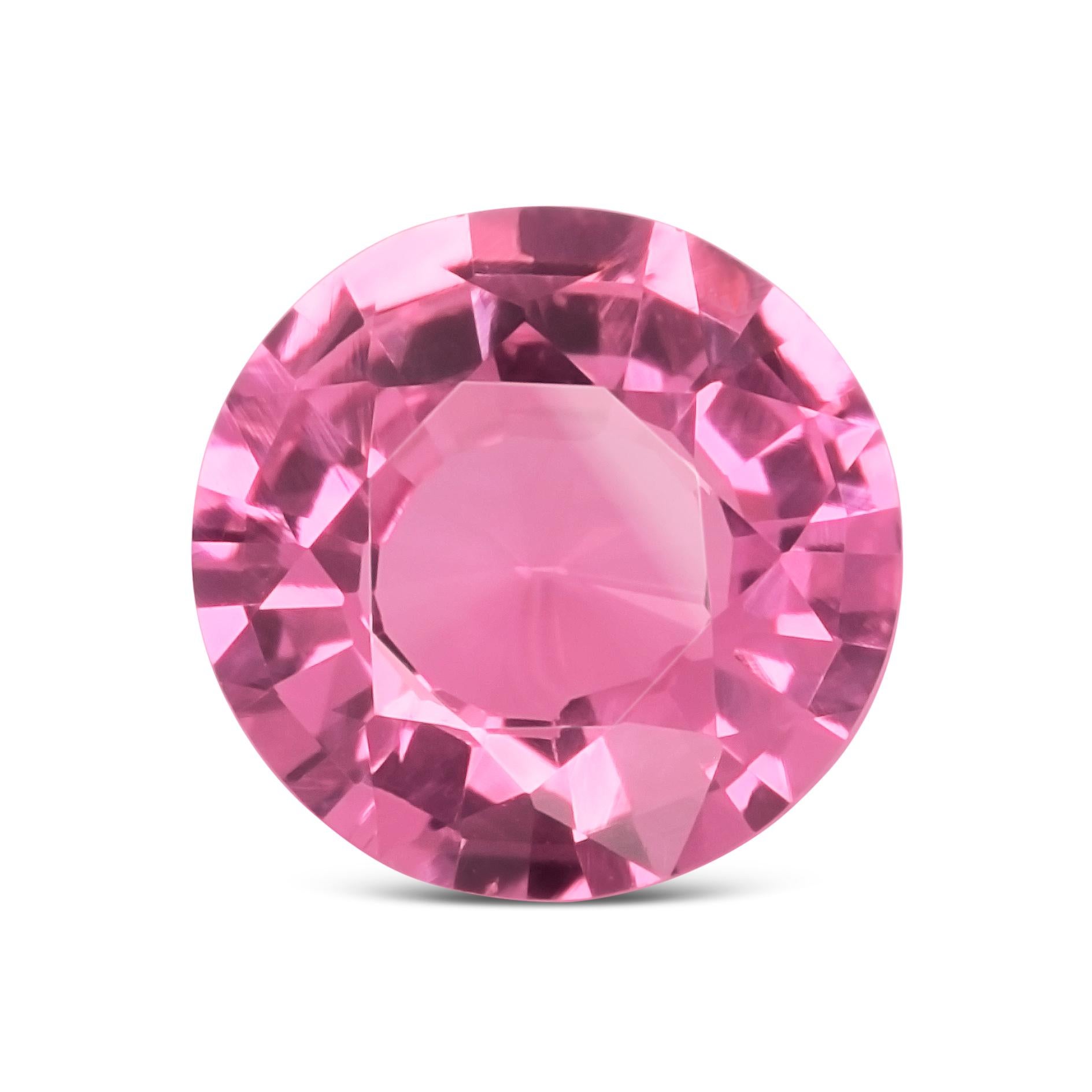 Dieser bezaubernde natürliche rosa Saphir von 1,22 Karat leuchtet in einem kräftigen violett-rosa Farbton und ist damit die perfekte Wahl für alle, die zarte und doch auffällige Edelsteine schätzen. Der runde Schliff mit Brillant- und