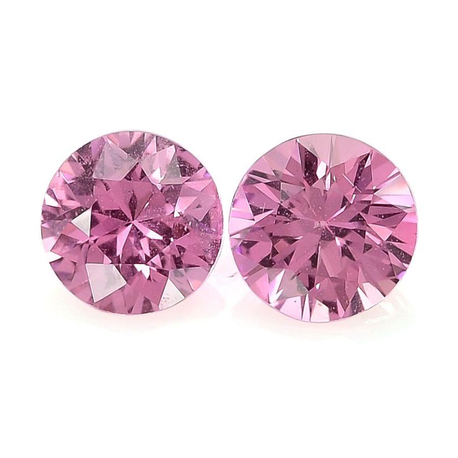 Identificazione: Coppia di zaffiri rosa non riscaldati Nature

- Carati: 1,51 carati
- Forma: Rotondo
- Misure: 5,64 x 5,58 x 3,61 mm, 5,52 x 5,49 x 3,25 mm
- Colore: rosa
- Taglio: Brillante
- Zonizzazione del colore: Nessuno
- Chiarezza: molto
