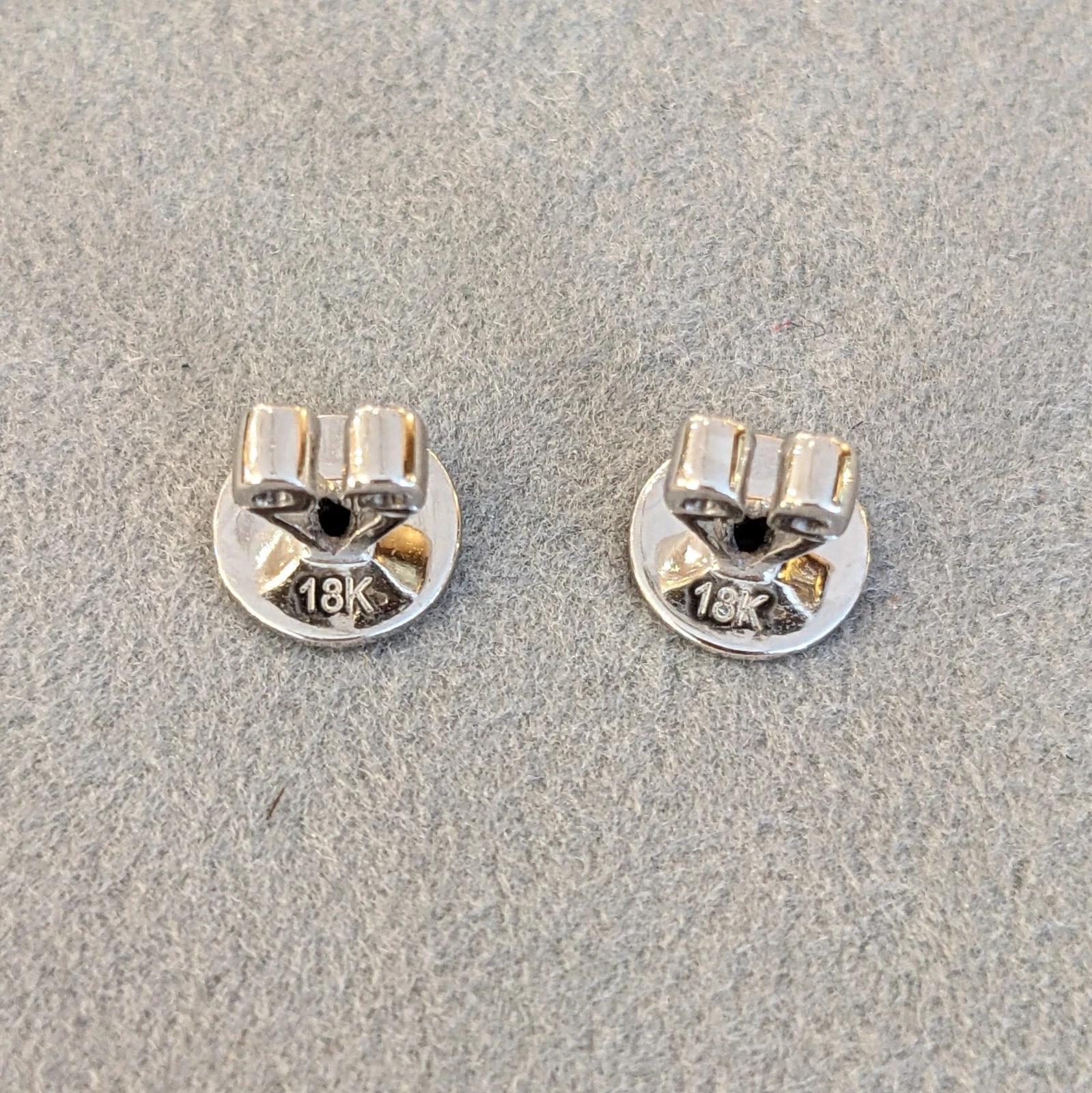 Orecchini con rubino naturale non riscaldato e diamanti in oro bianco 18 carati in vendita 4