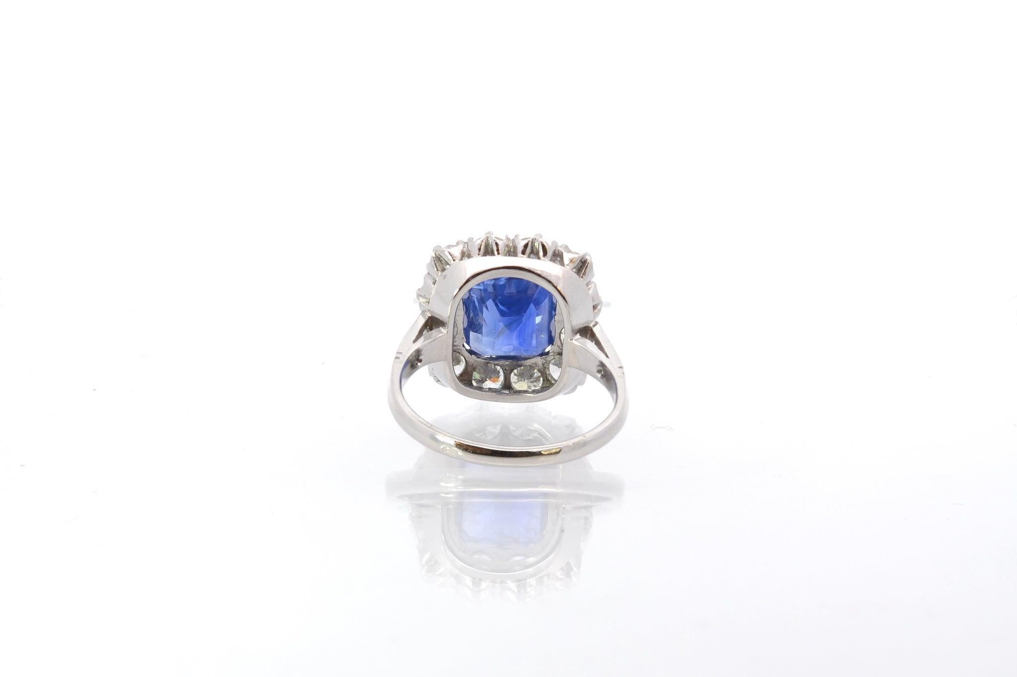 Women's or Men's Natural unheated sapphire and diamond ring in platinum For Sale