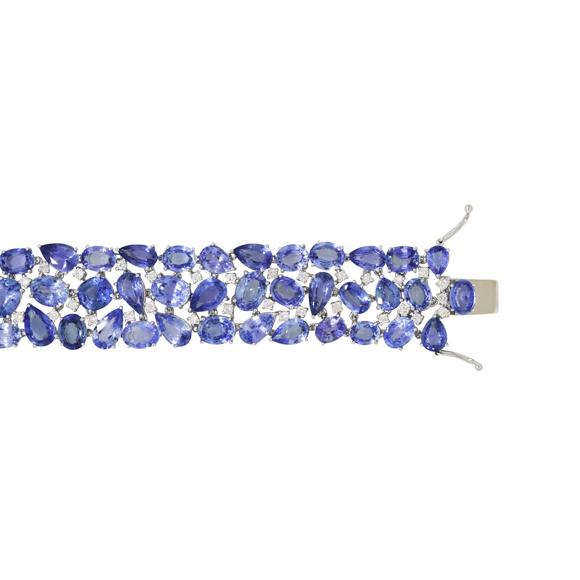 Bracciale a 3 file di zaffiri e diamanti naturali non riscaldati da 18 carati In magazzino In condizioni ottime in vendita a Boca Raton, FL