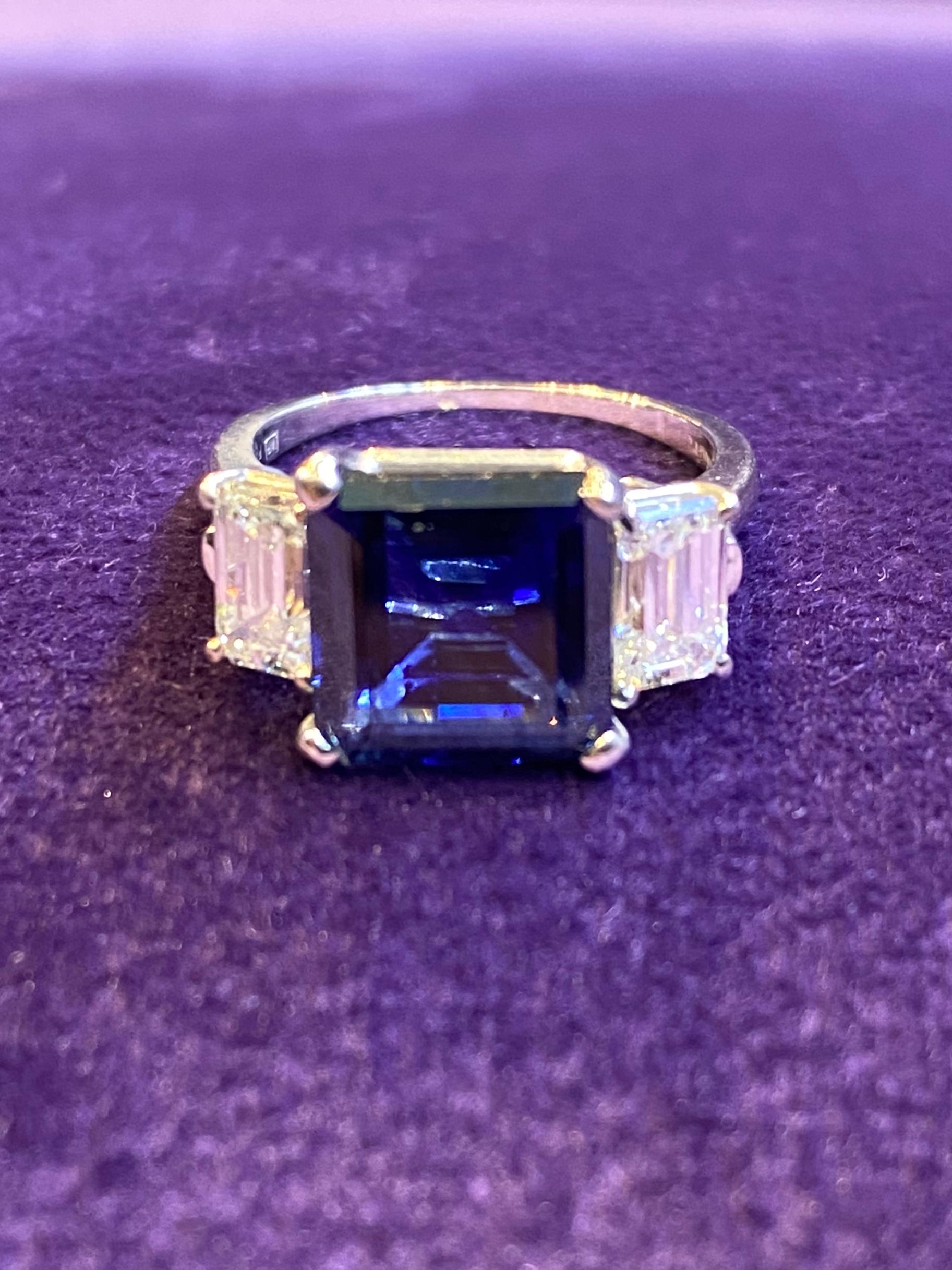 Natural Unheated Sapphire Diamond Cocktail Ring In Excellent Condition For Sale In New York, NY