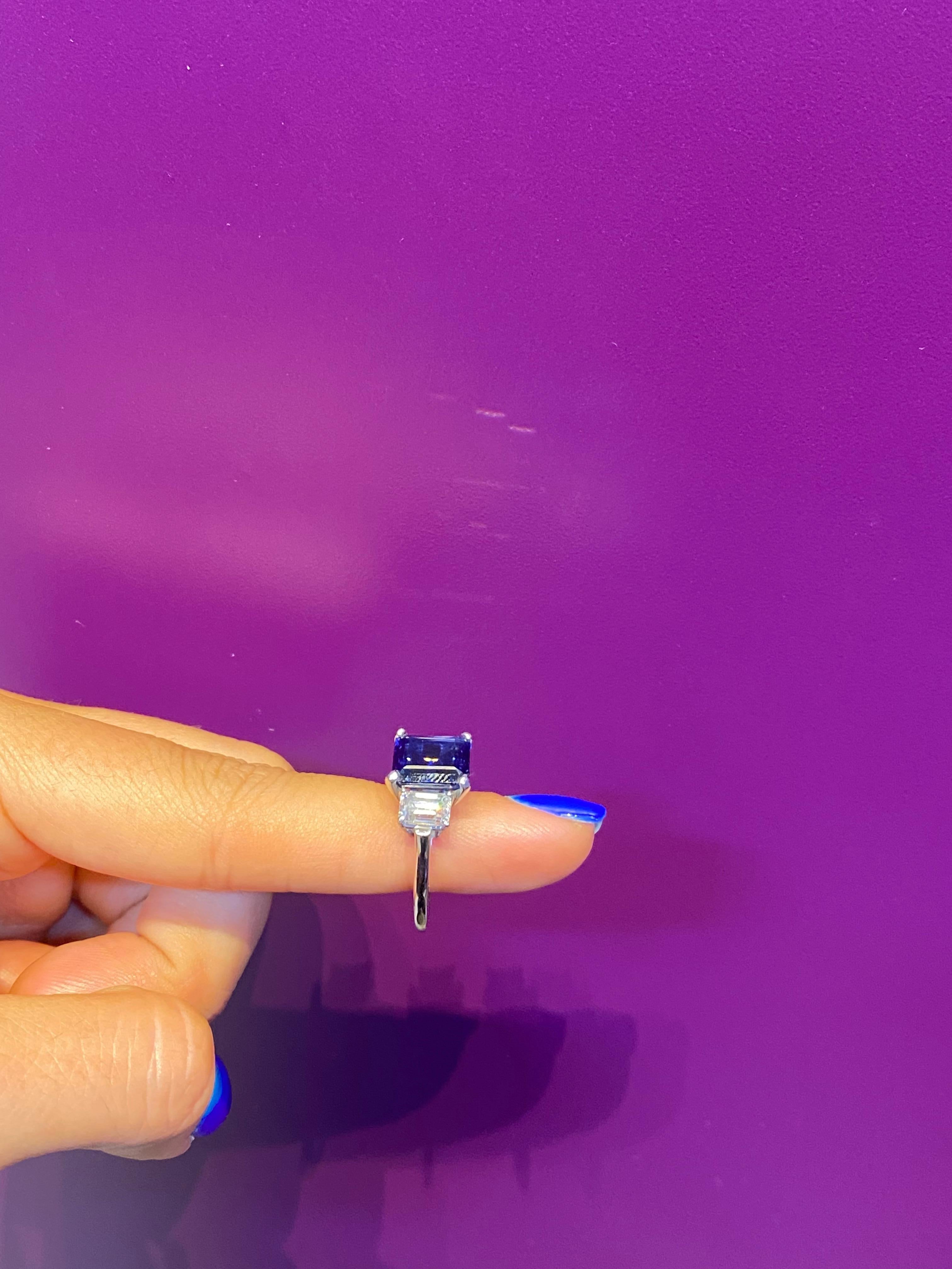 Natural Unheated Sapphire Diamond Cocktail Ring For Sale 4