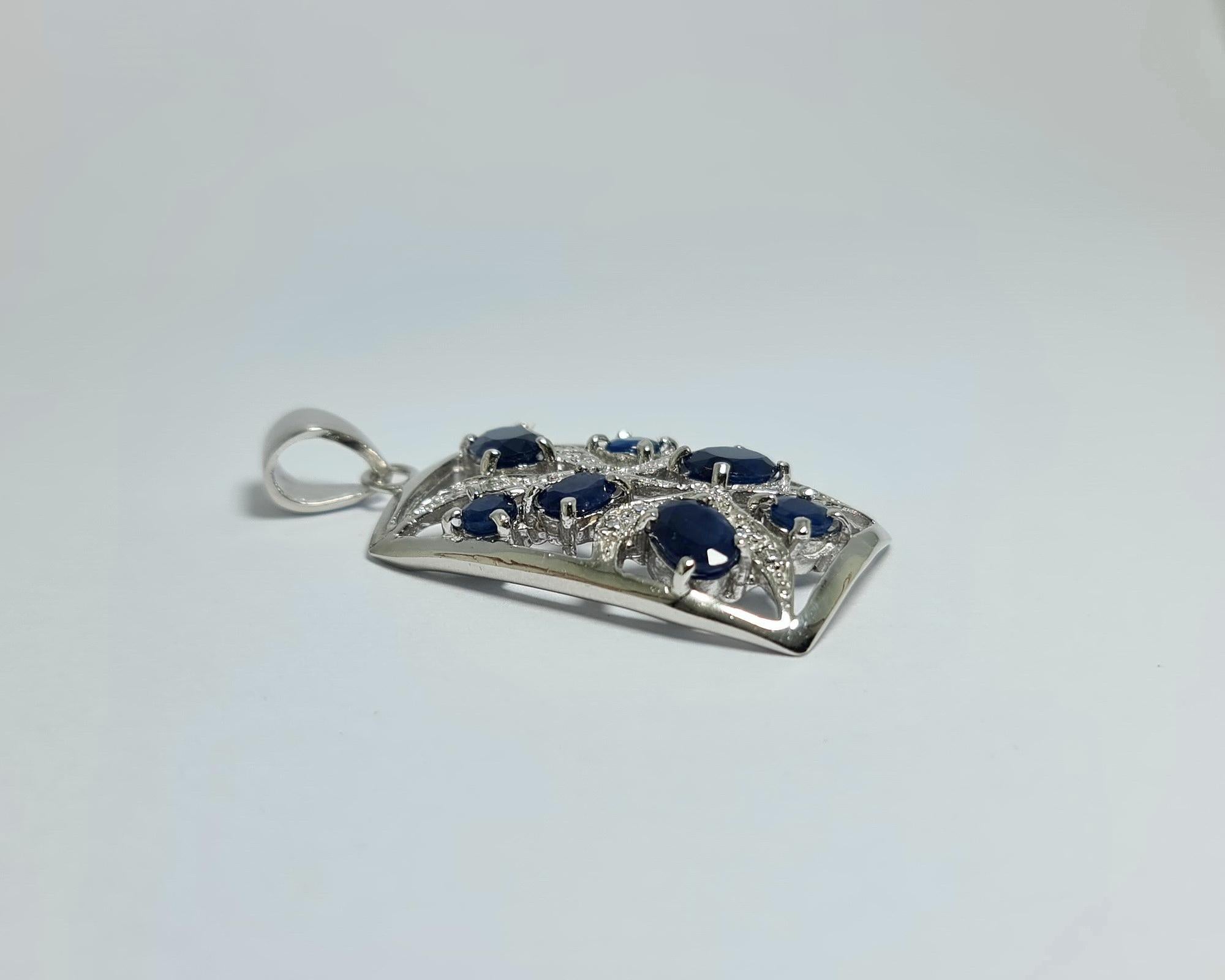 Art Deco Natural Untreated 4.5CT Sapphire .925 Sterling Silver Rhodium Plated Pendant For Sale