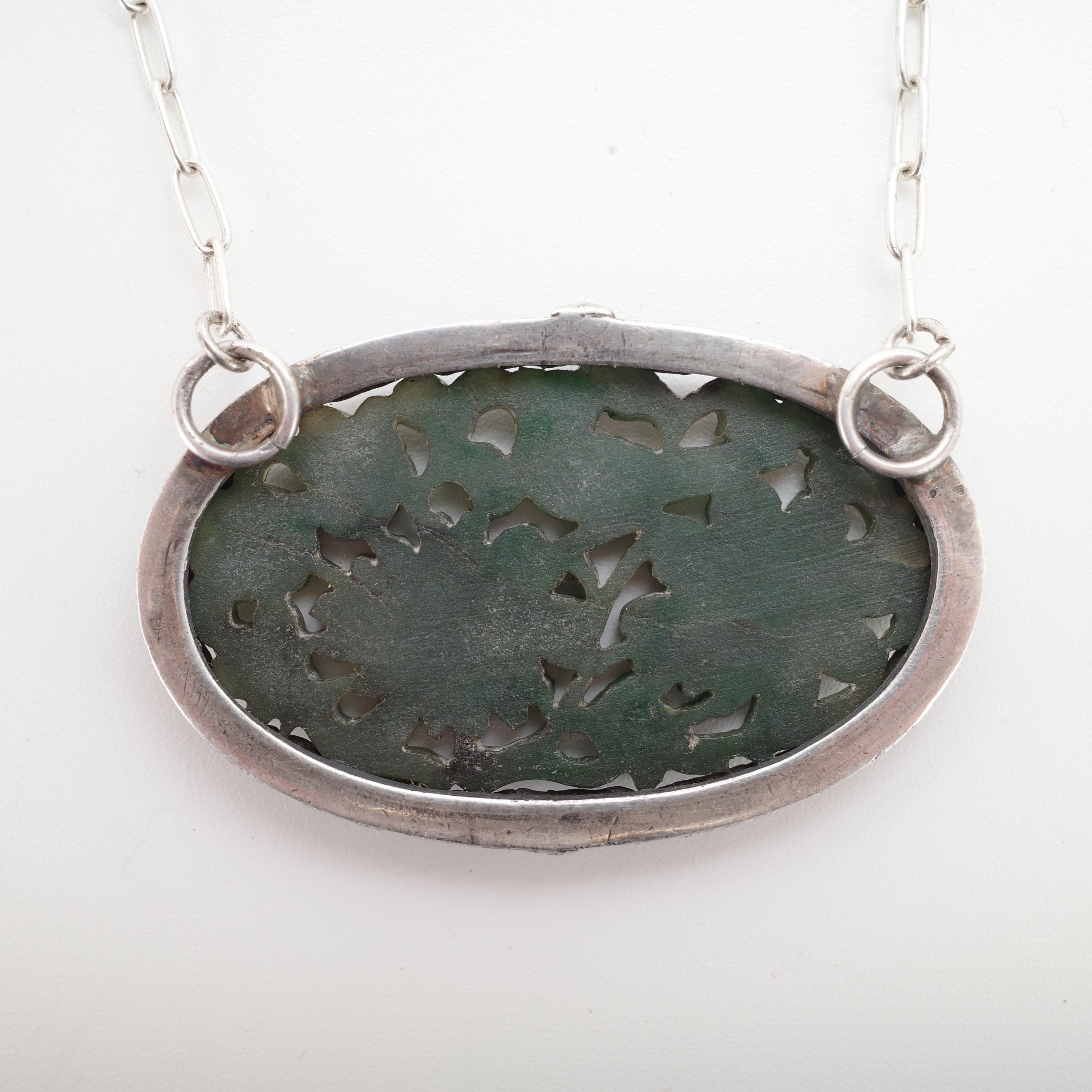 Ciondolo in giada birmana non trattata Nature in argento In condizioni ottime in vendita a Northampton, MA