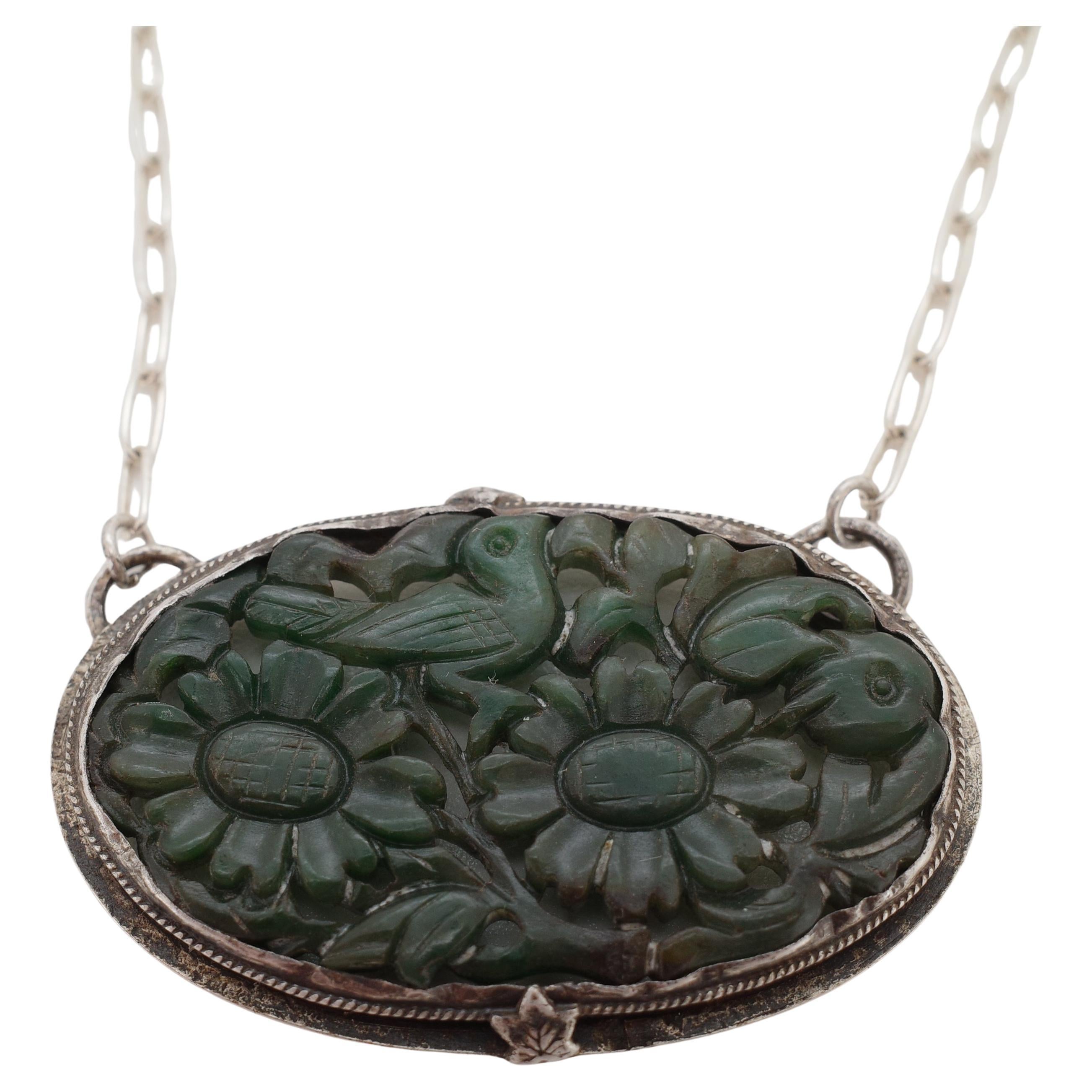 Ciondolo in giada birmana non trattata Nature in argento in vendita