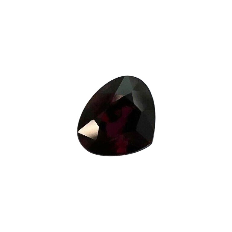 Rubis rouge foncé naturel non traité taille poire de 0,76 carat certifié IGI, rare en vente
