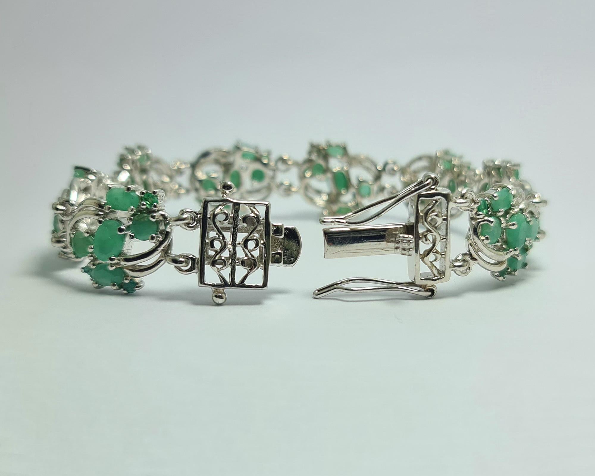 Art Deco Natural Untreated Emerald .925 Sterling Silver Rhodium Plated Bracelet For Sale