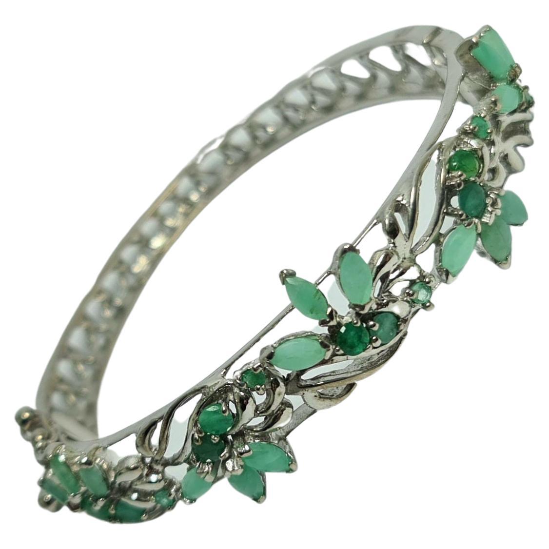 Natural Untreated Emerald 925 Sterling Silver Rhodium Plated Hinged Bangle For Sale