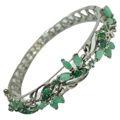 Natural Untreated Emerald 925 Sterling Silver Rhodium Plated Hinged Bangle