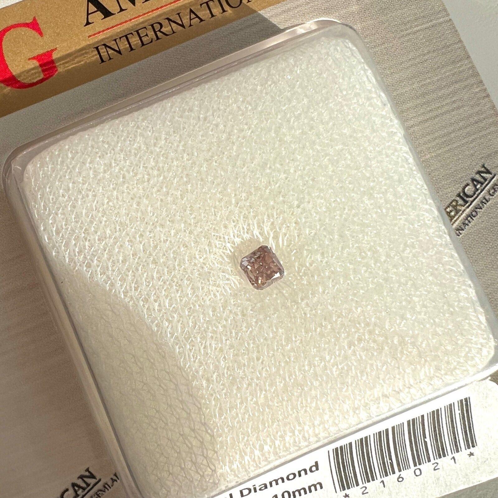 Taille coussin Diamant naturel non traité de couleur rose pourpre 0,39ct AIG Certified Blister SI1 Cut en vente