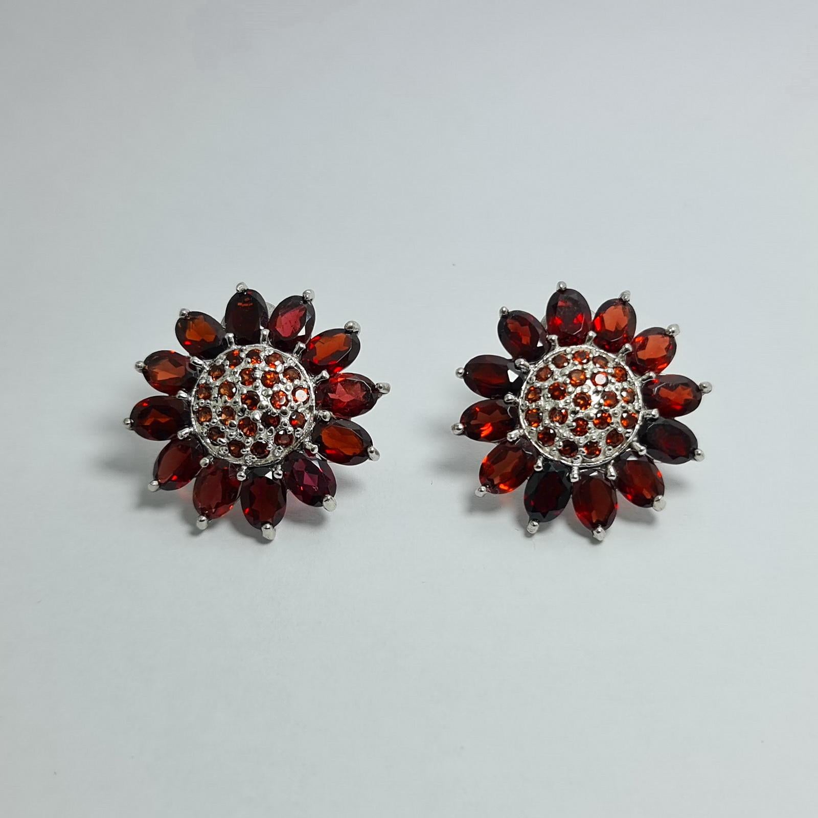 Art Deco 16Cts Natural Untreated Garnet Sterling Silver Rhodium Plated Sunflower Earrings For Sale